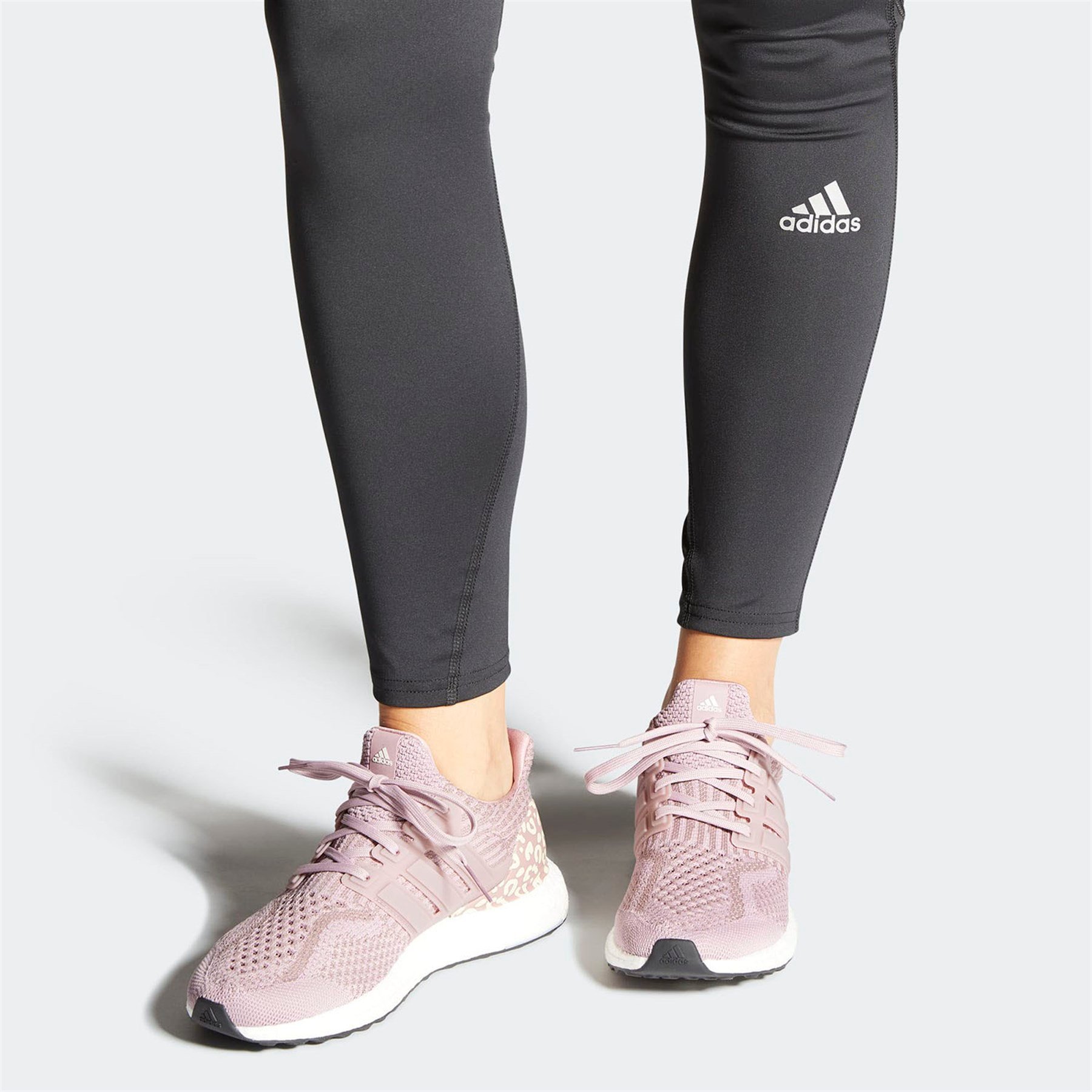 ULTRABOOST 5.0 DNA W