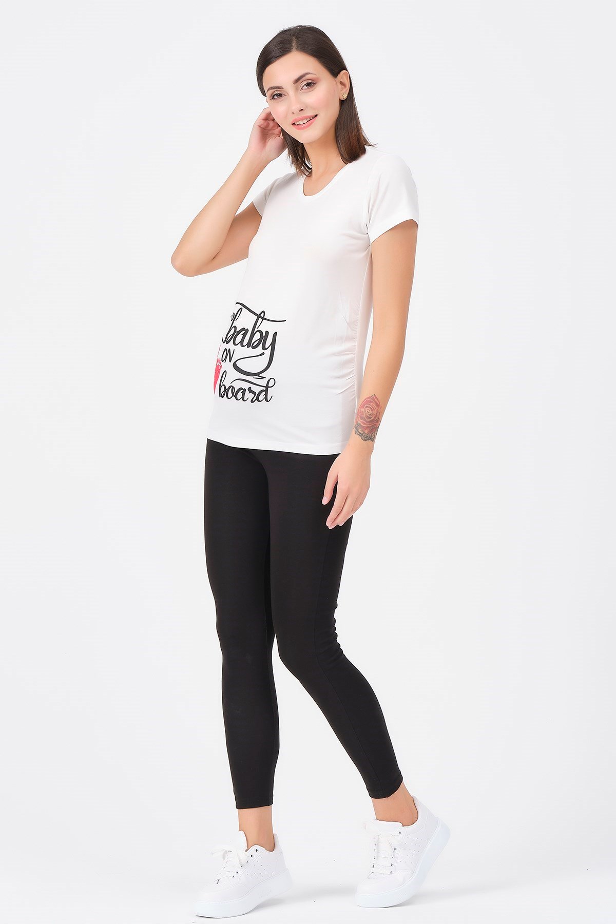 Busa Hamile U Yaka Bebek Ayak İzi Baskılı Tişört Ekru