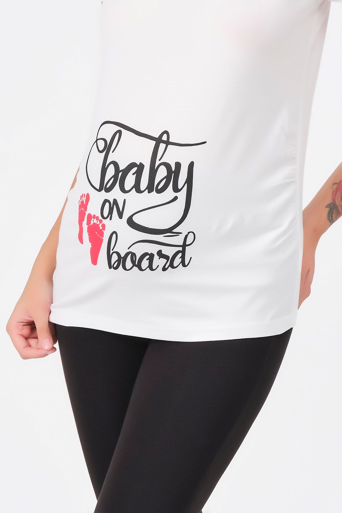 Busa Hamile U Yaka Bebek Ayak İzi Baskılı Tişört Ekru