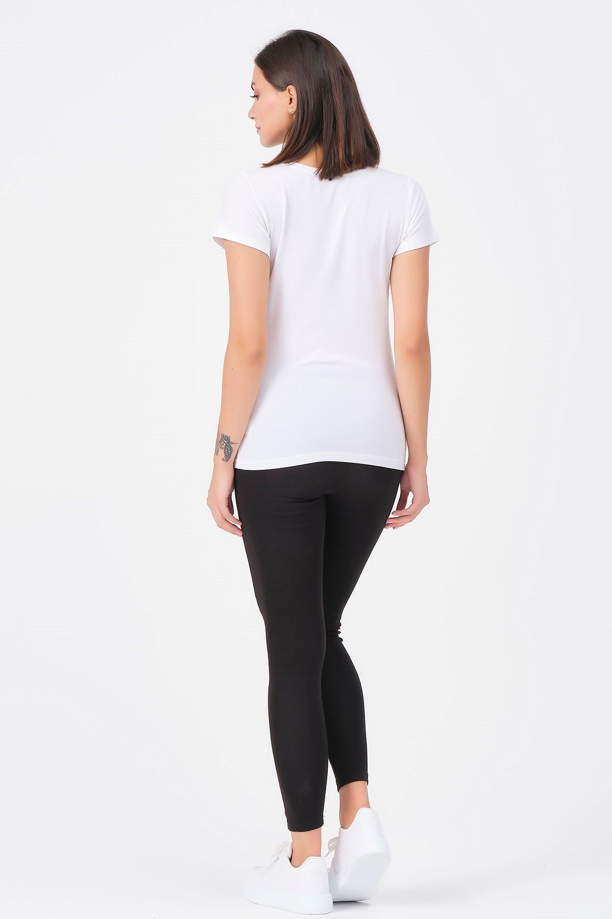 Busa Hamile V Yaka Uğur Böceği Baskılı Tişört Beyaz