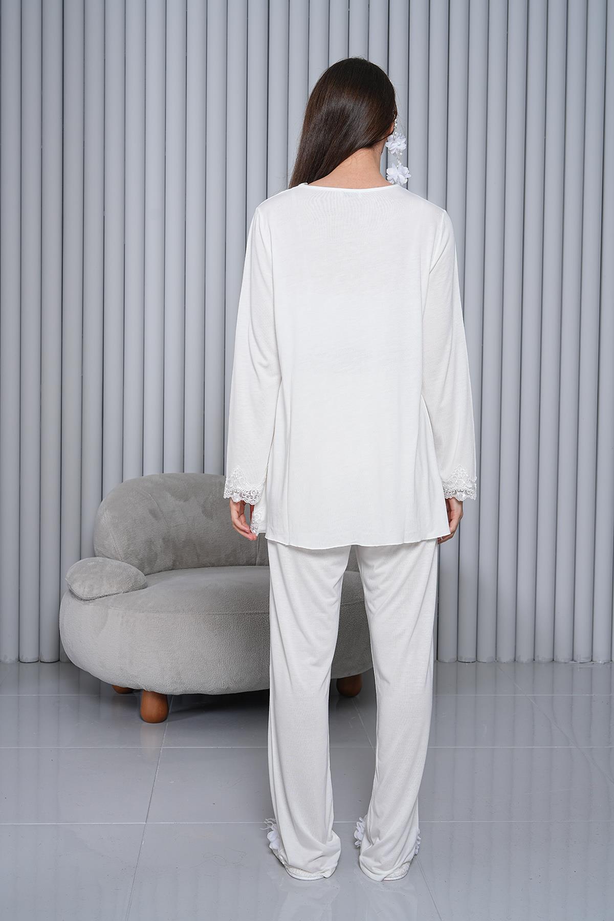 Gizli Emzirme Özellikli Dantel Detaylı Ekru Uzun Kol Lohusa Pijama Takımı