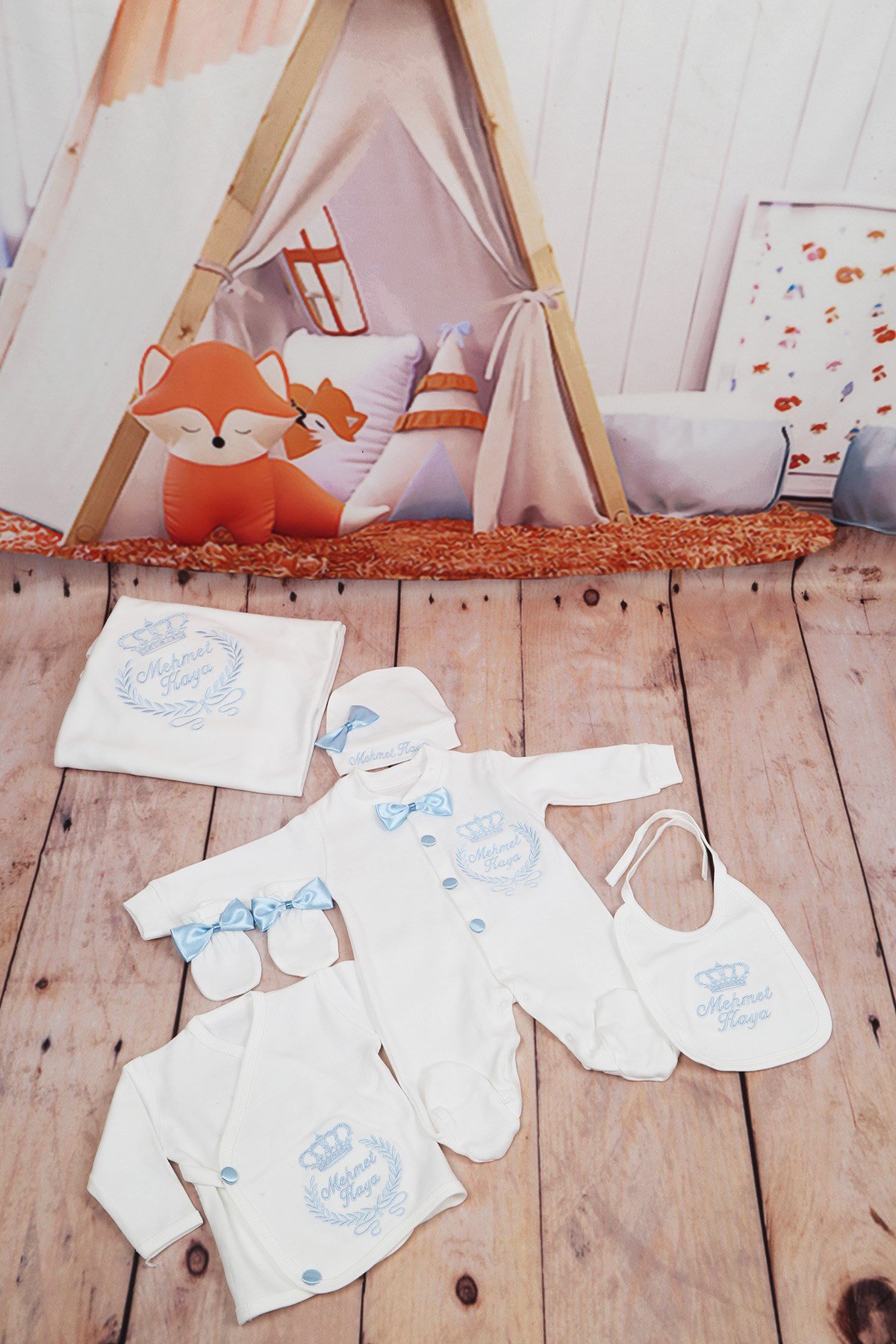 Personalized Crown Embroidered 10 Piece Baby Set-LH1042