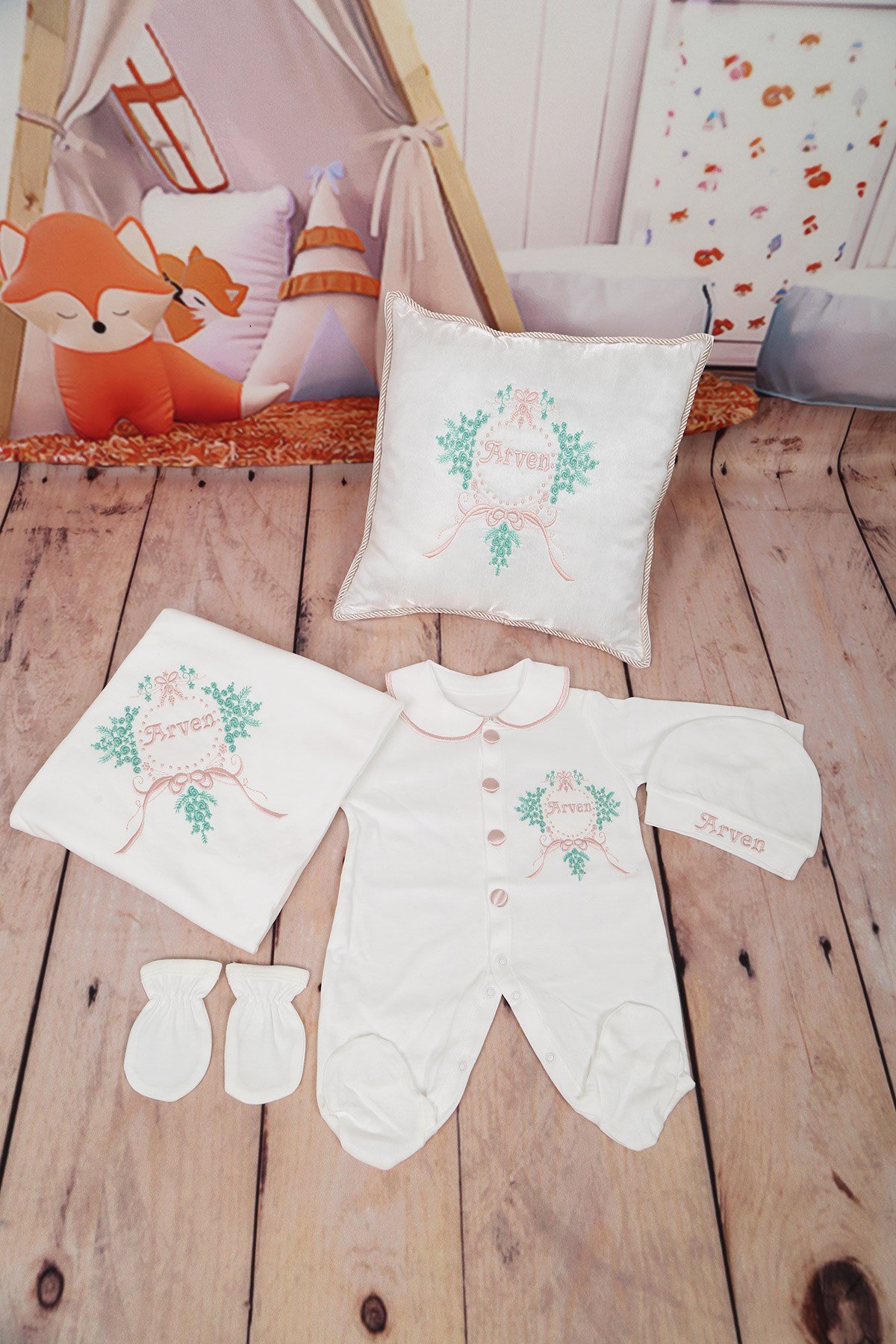 İsme Özel Çiçek Nakışlı 5li Hastane Çıkış Set