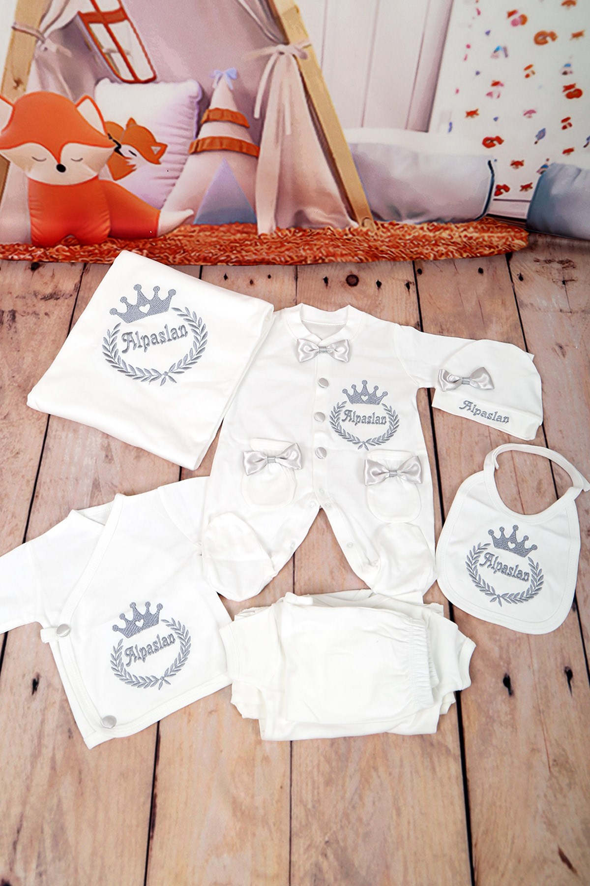 Personalized Grey Crown Patterned 10 Pieces Baby Set-LH1144