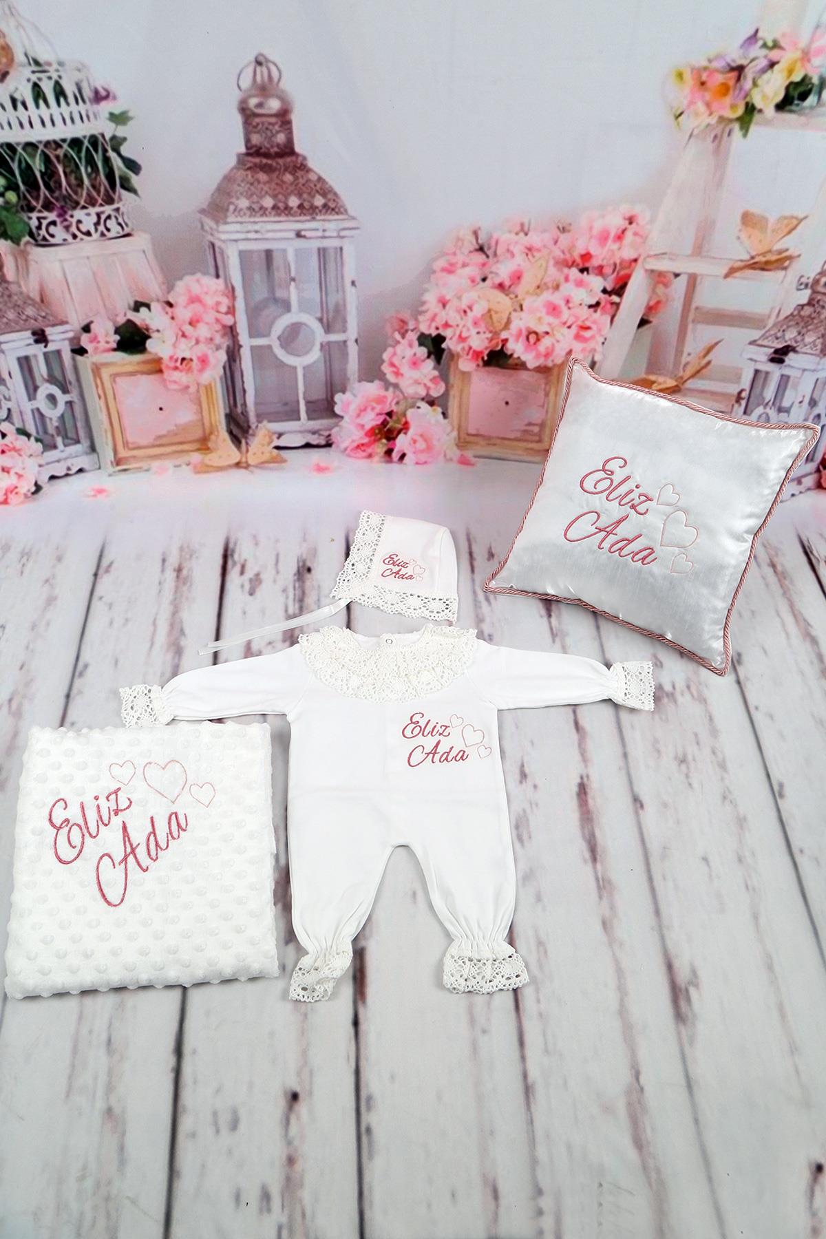 İsme Özel Güpür Yaka Dantelli Kalp Nakışlı 4lü Yastıklı Hastane Çıkış Seti