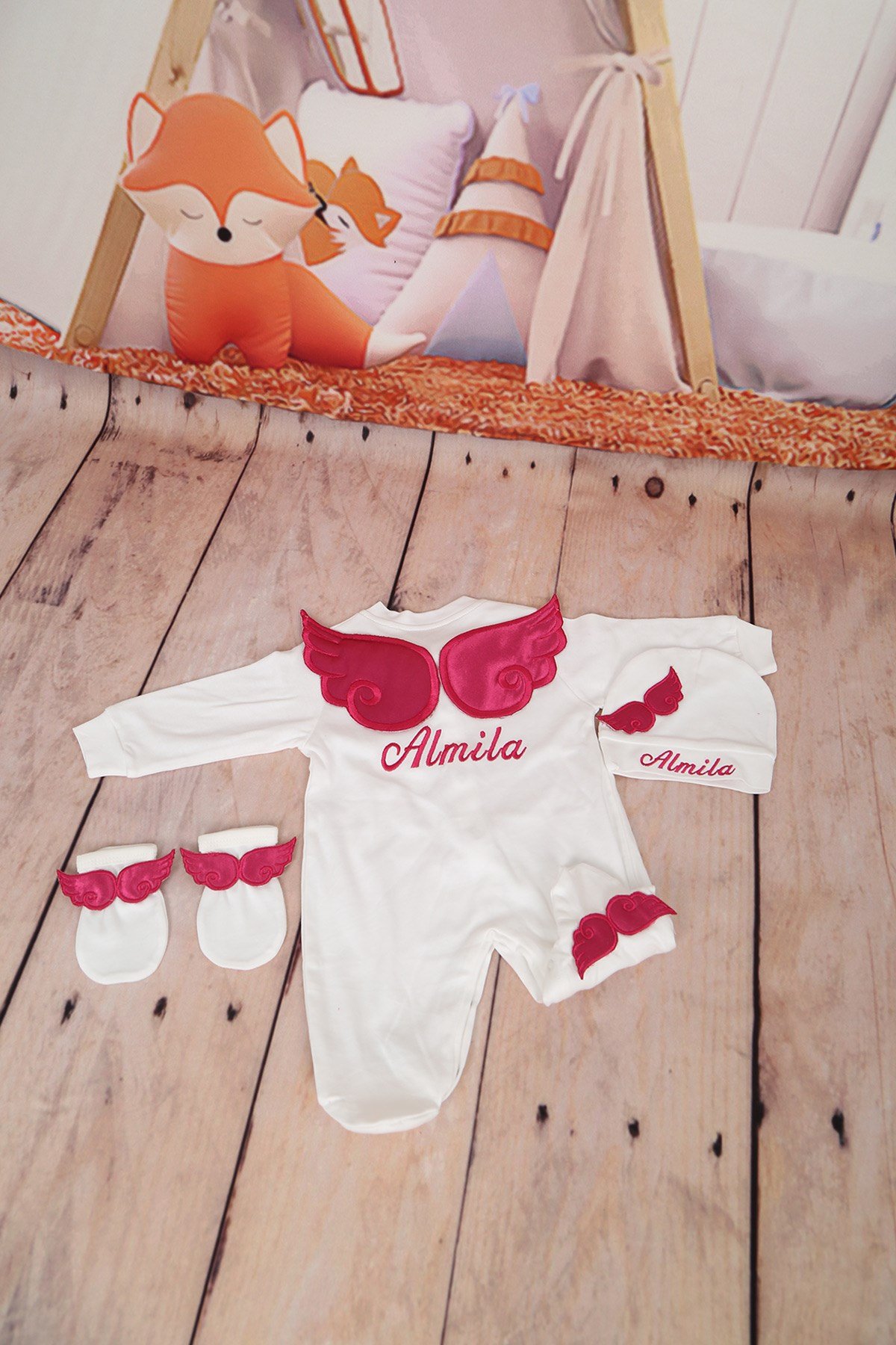İsme Özel Kanat İşlemeli 3'lü Bebek Tulum Seti 305