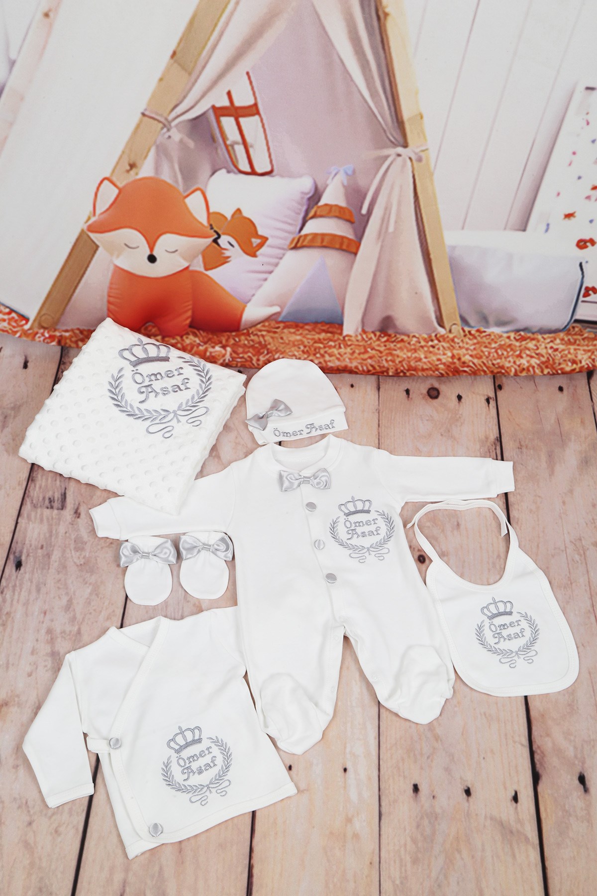 Personalized Crown Embroidered 10-piece Hospital Exit Set