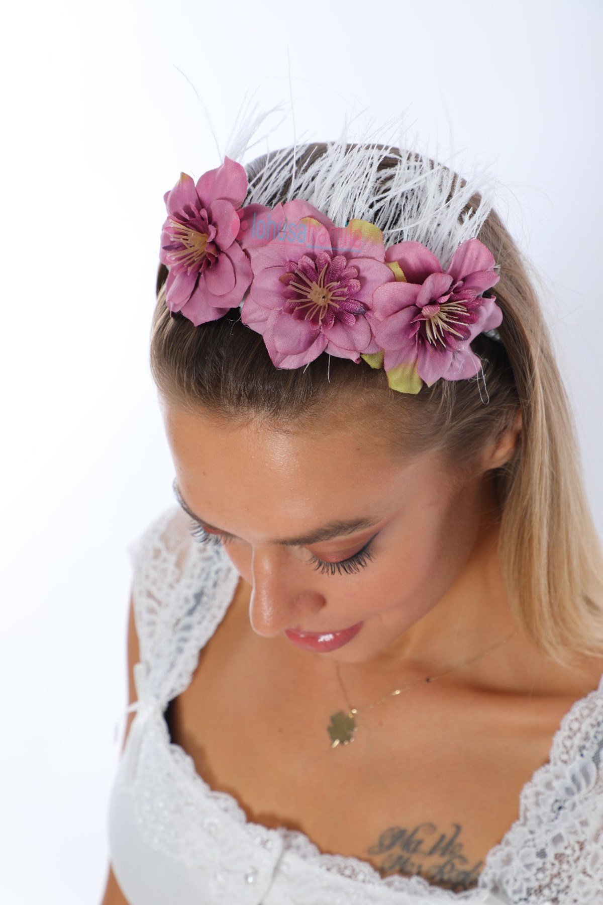 Lh 1134 Gülkurusu Çiçekli Tüylü Lohusa Tacı