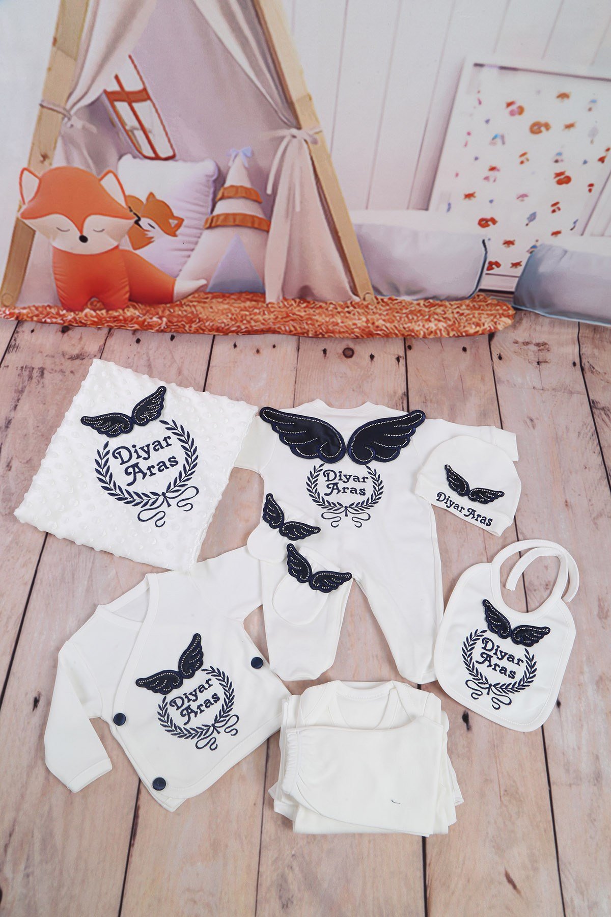 Lh1024 İsme Özel Kanat ve Nakışlı Hastane Çıkışı 10'lu Set