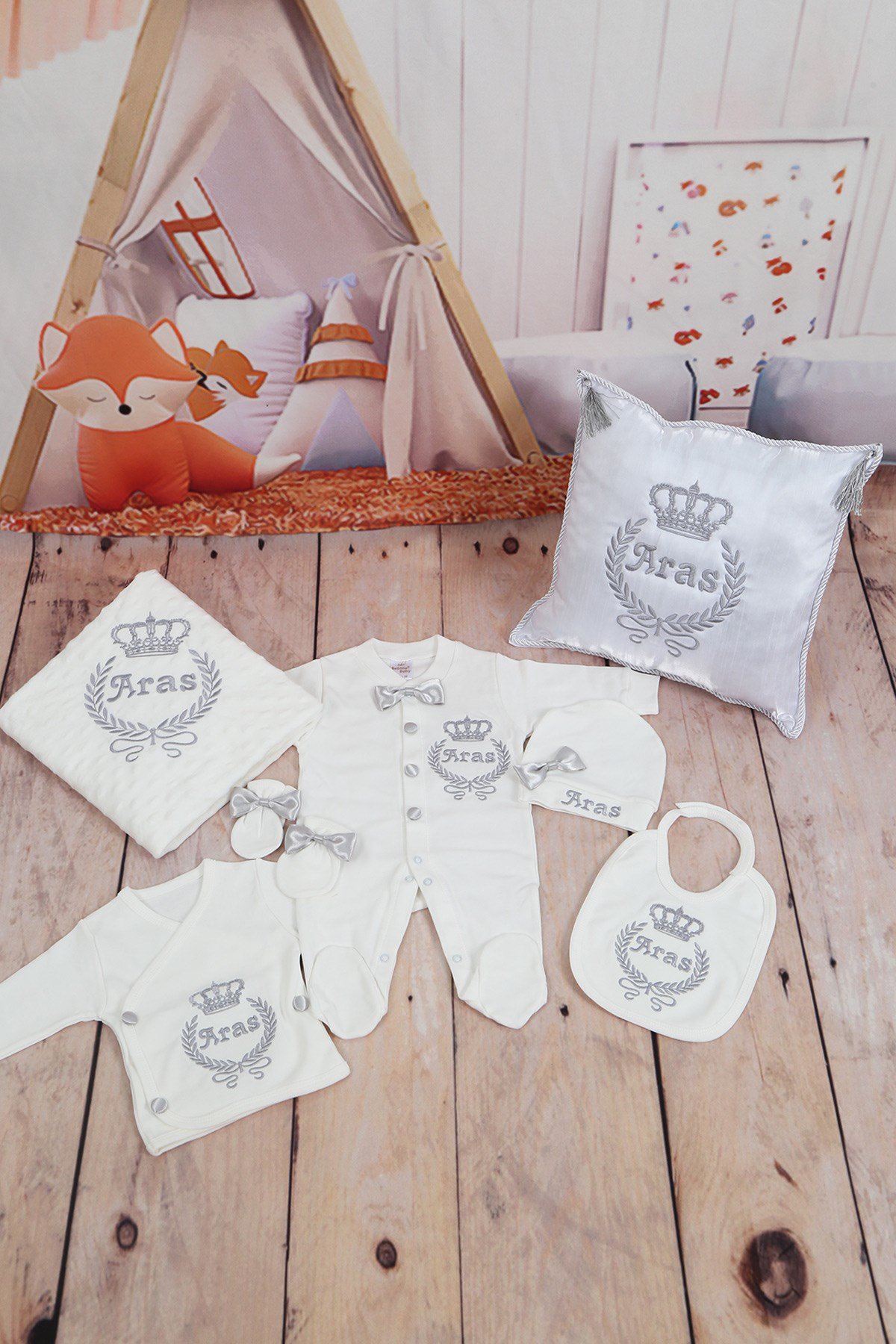 Lh1081 İsime Tac Çelenk Nakışlı Hastane Çıkışı 11li Set