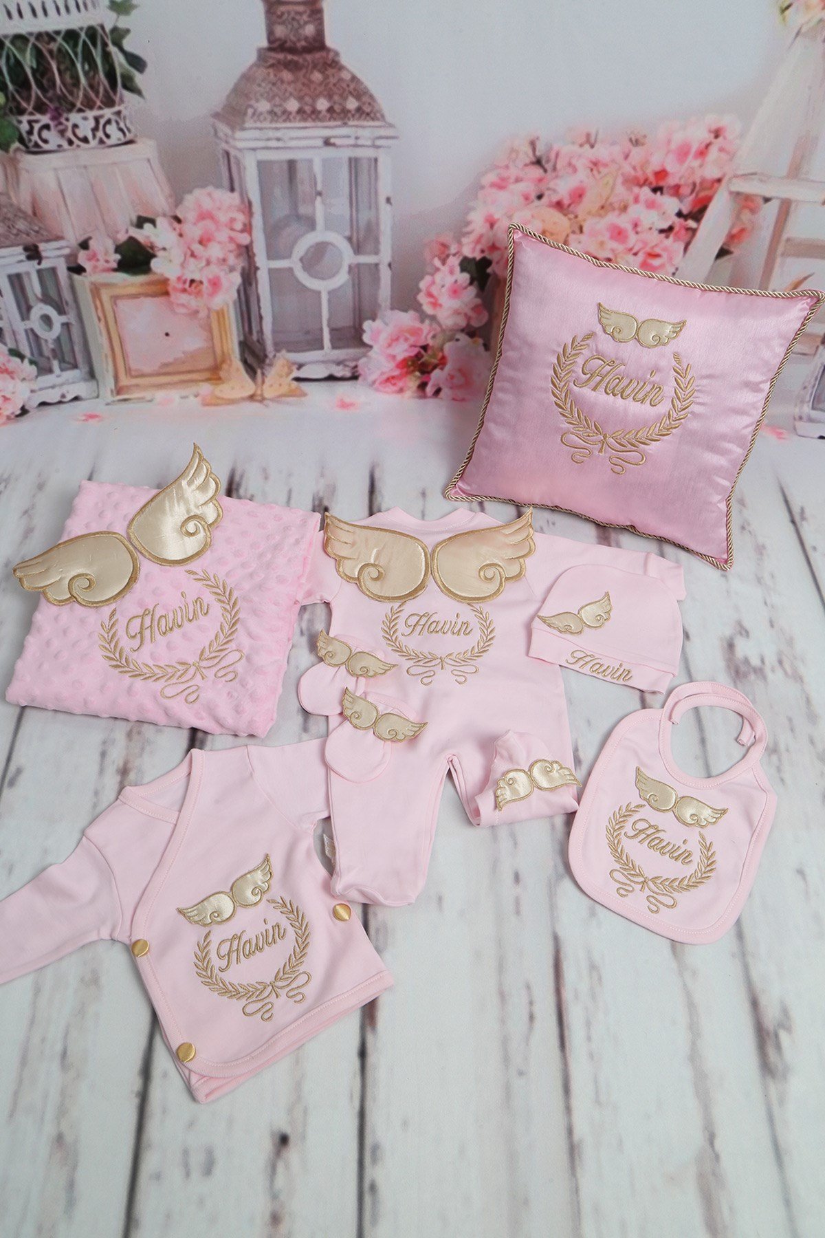 Lh1091 İsme Özel Gold Kanat Nakışlı 11li Hastane Çıkışı Seti