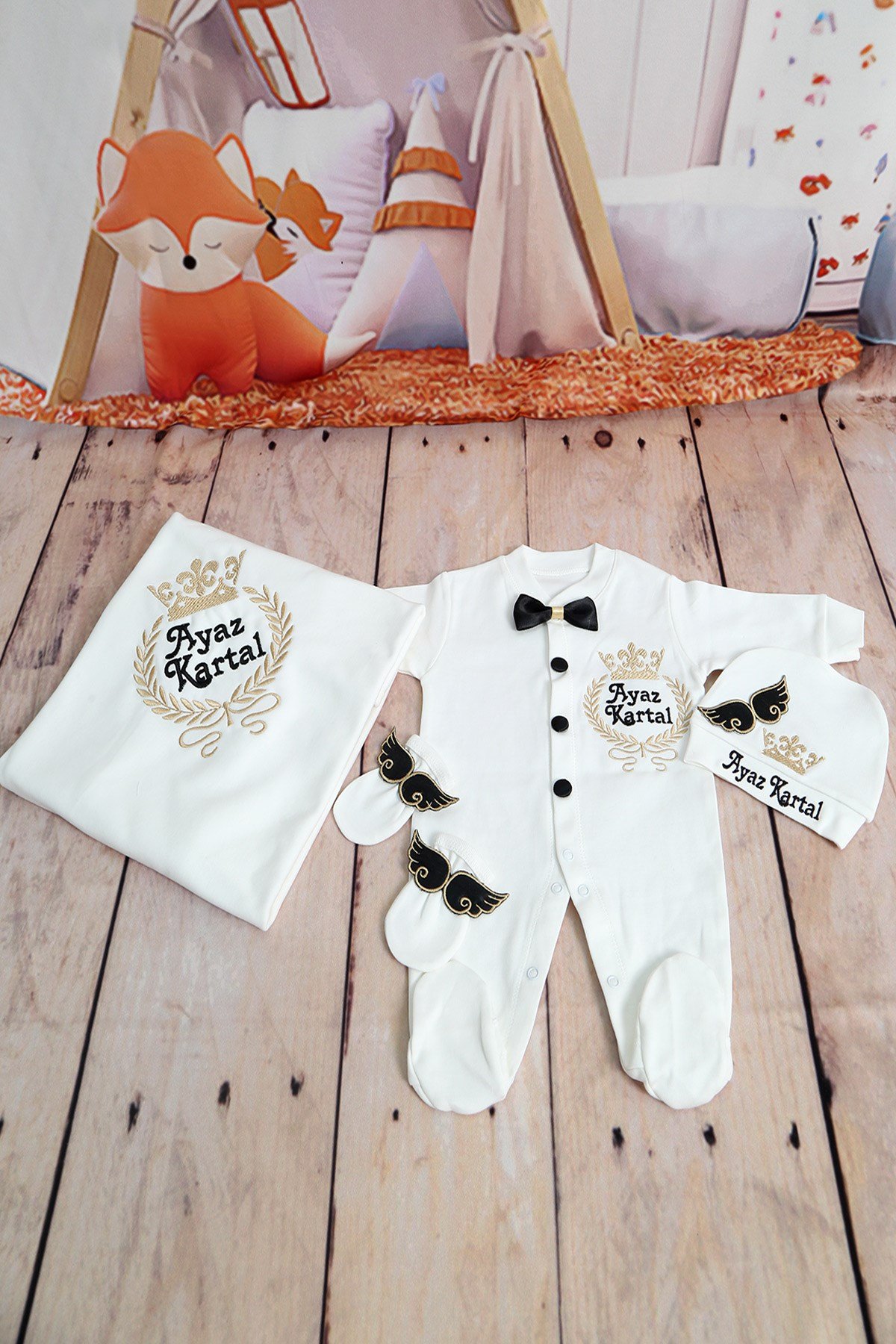 Lh4067 Personalized Crown Embroidered Hospital Exit Set of 4