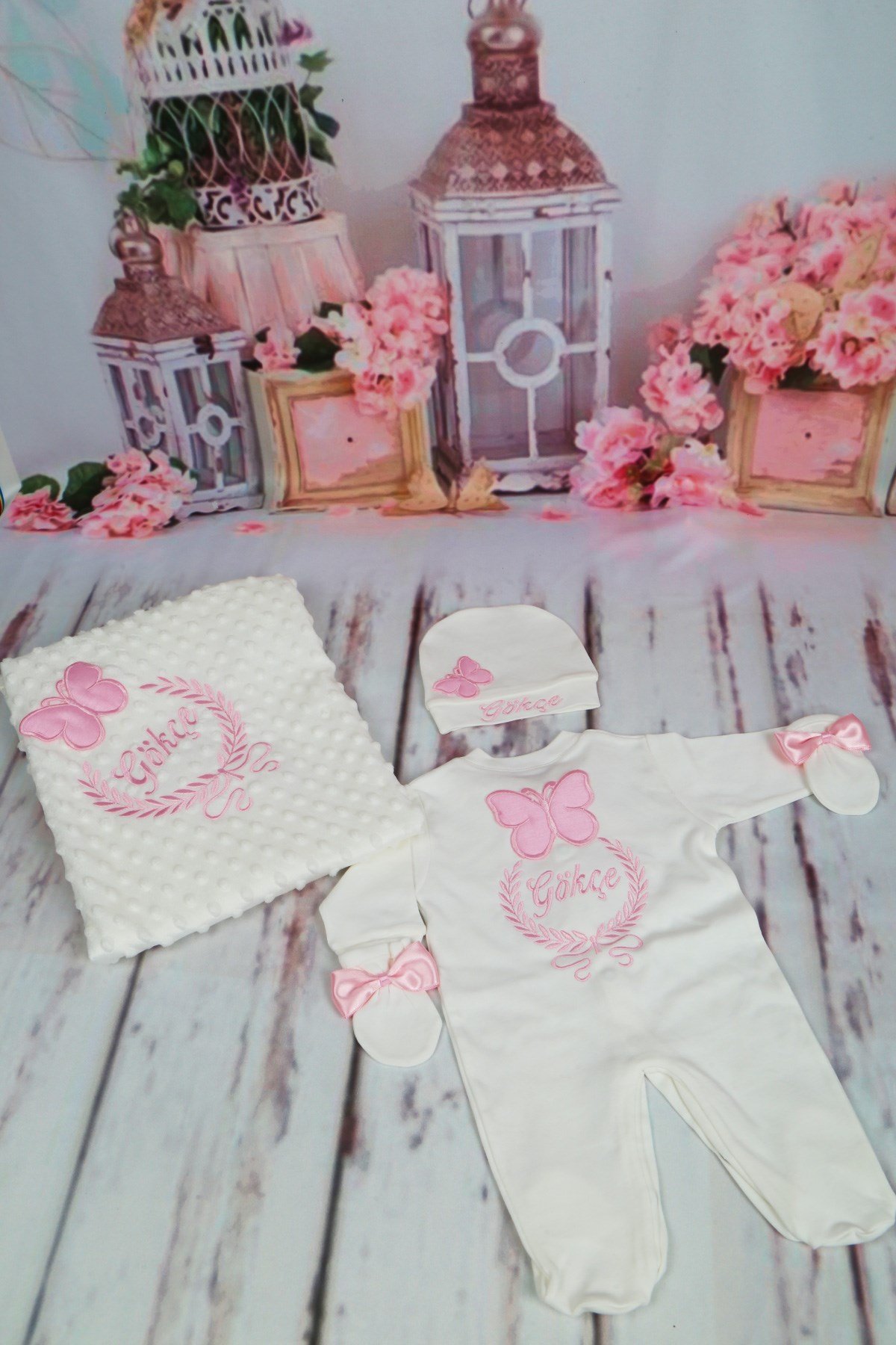 Lh4072 Personalized Butterfly Embroidered 4 Pcs. Hospital Outlet Set with Name