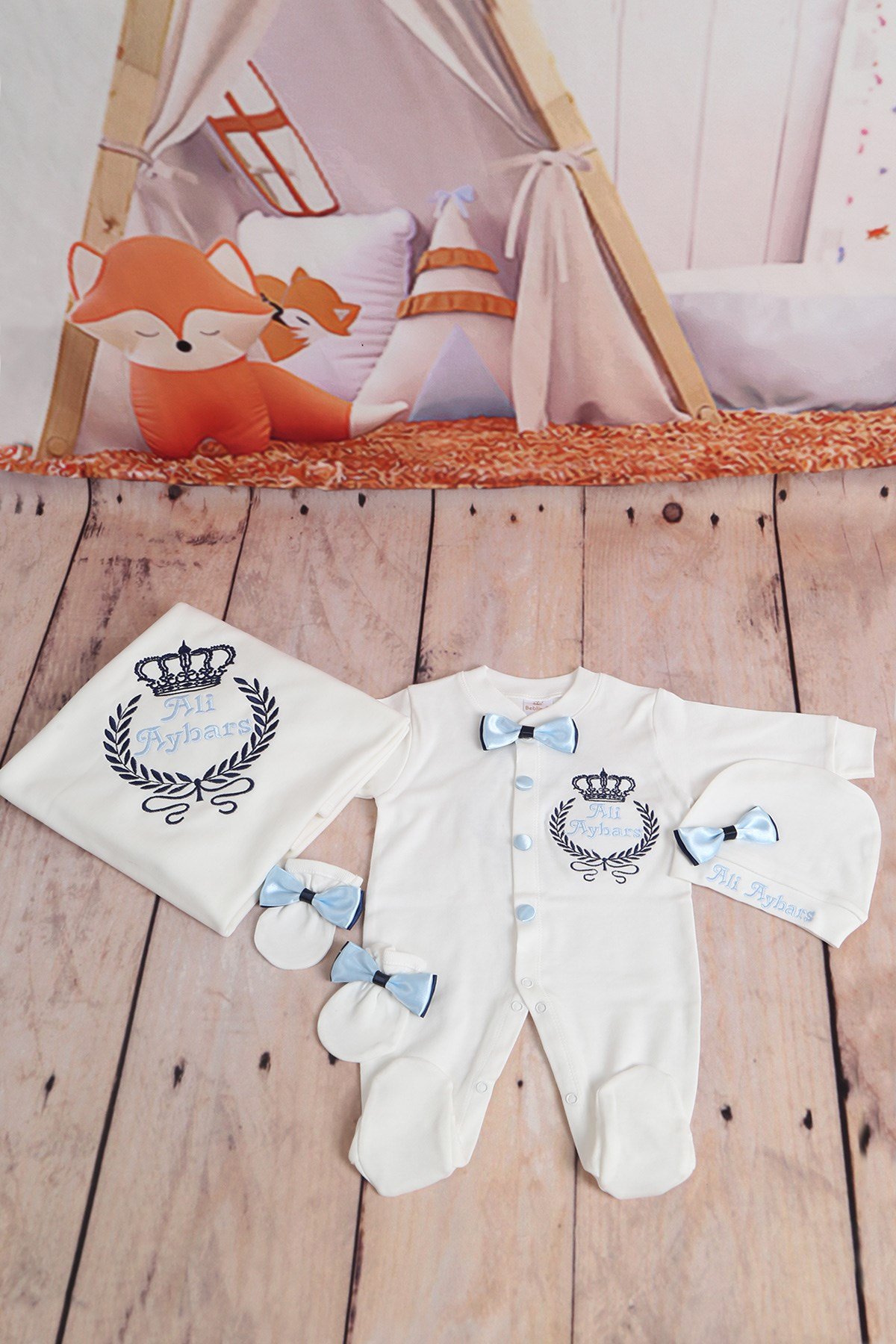 Lh4073 İsme Özel Taç Çelenk Nakışlı 4'lü Hastane Çıkış Seti