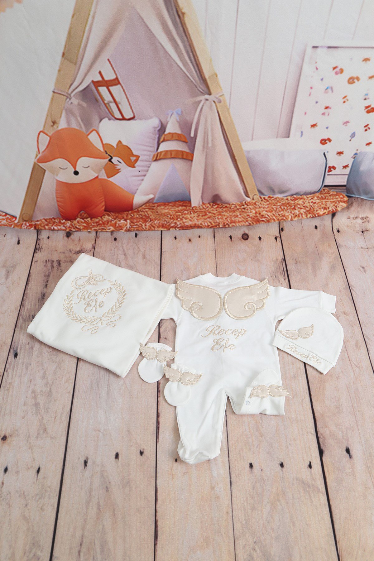 Lh4082 İsme Özel Tuğralı ve Kanatlı Hastane Çıkışı 4'lü set