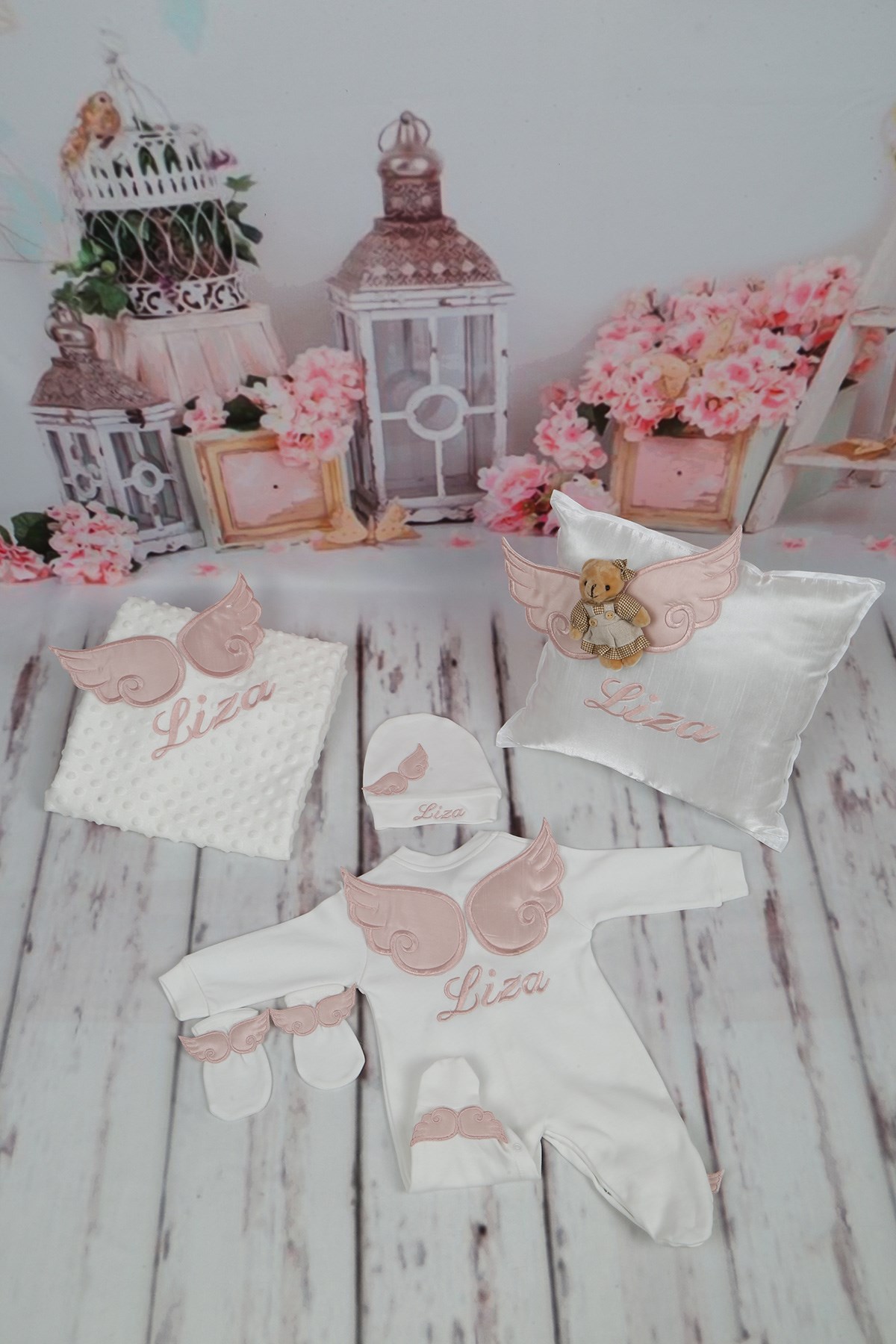 Lh5033 İsimli Takı Yastığı ve 5li Bebek Tulum Seti