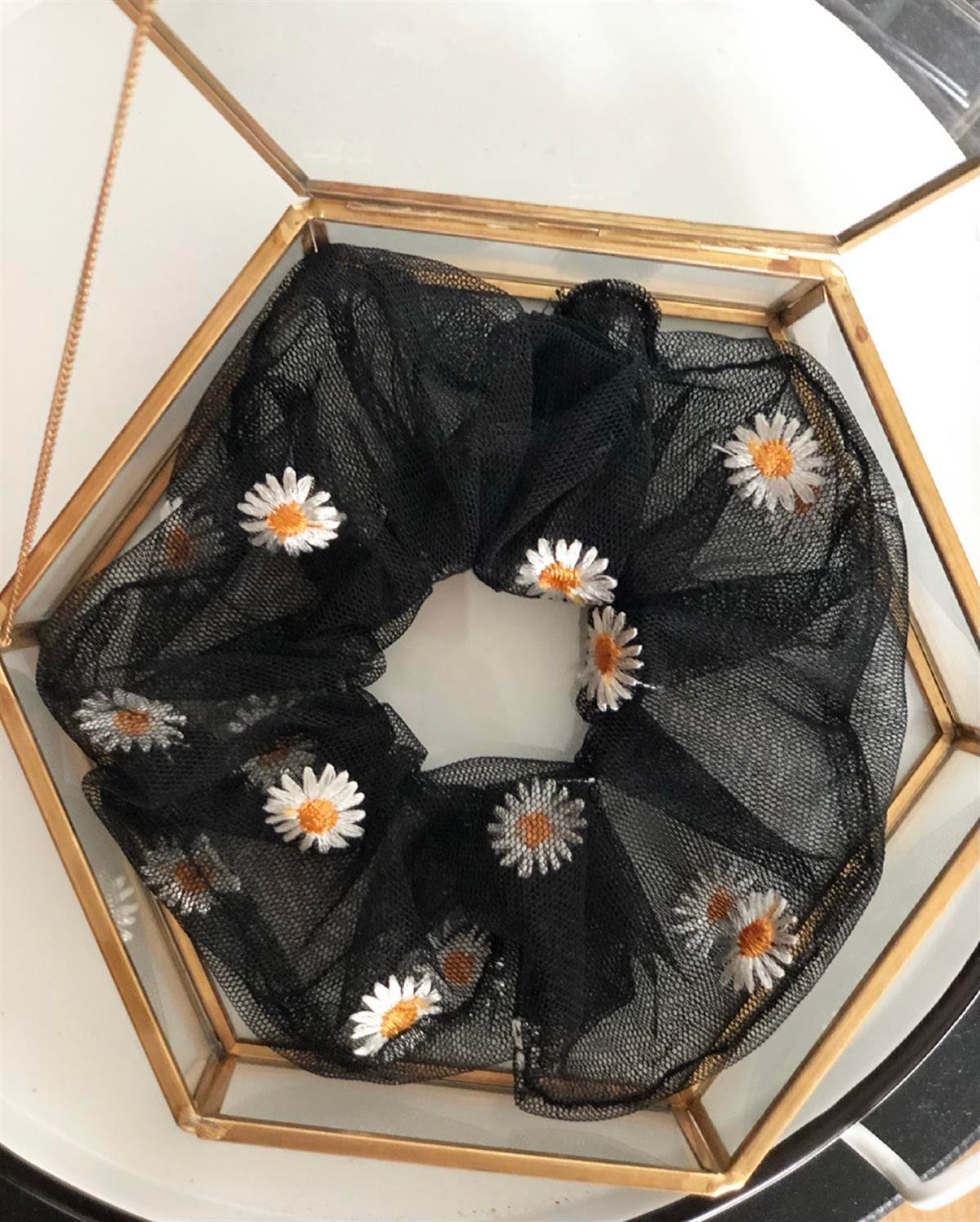 Papatyalı Scrunchie Siyah