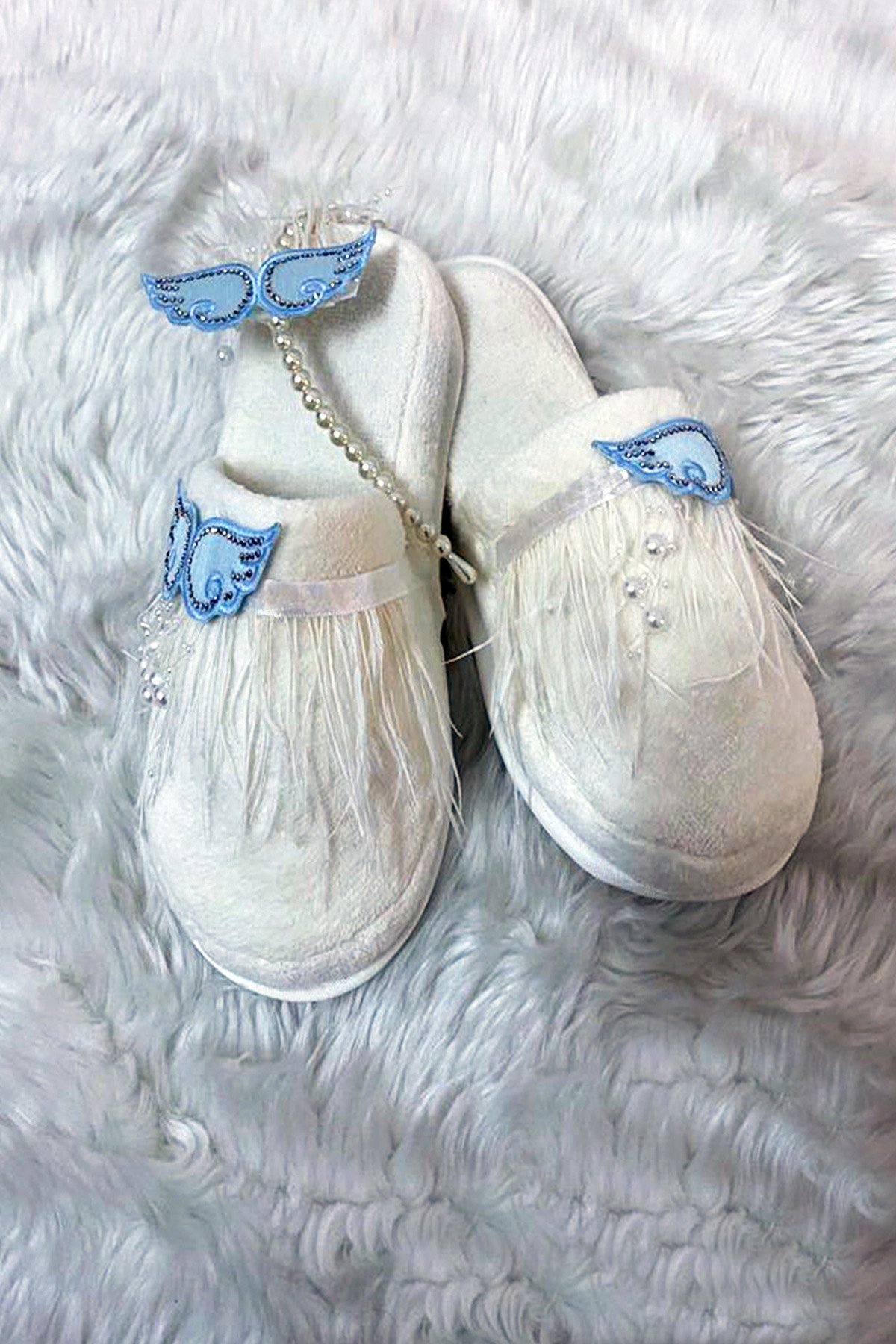 Taş Detaylı Tüylü Mavi Kanat Nakışlı Lohusa Terlik ve Tac Seti