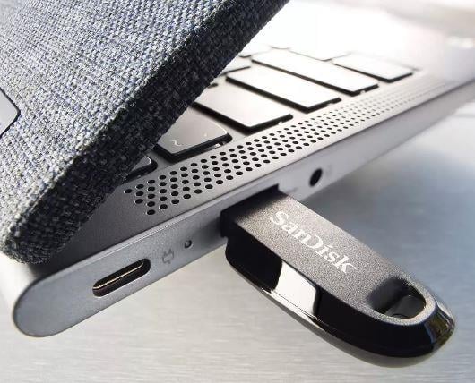 SANDISK 64GB Ultra Curve 3.2 Flash Drive SDCZ550-064G-G46