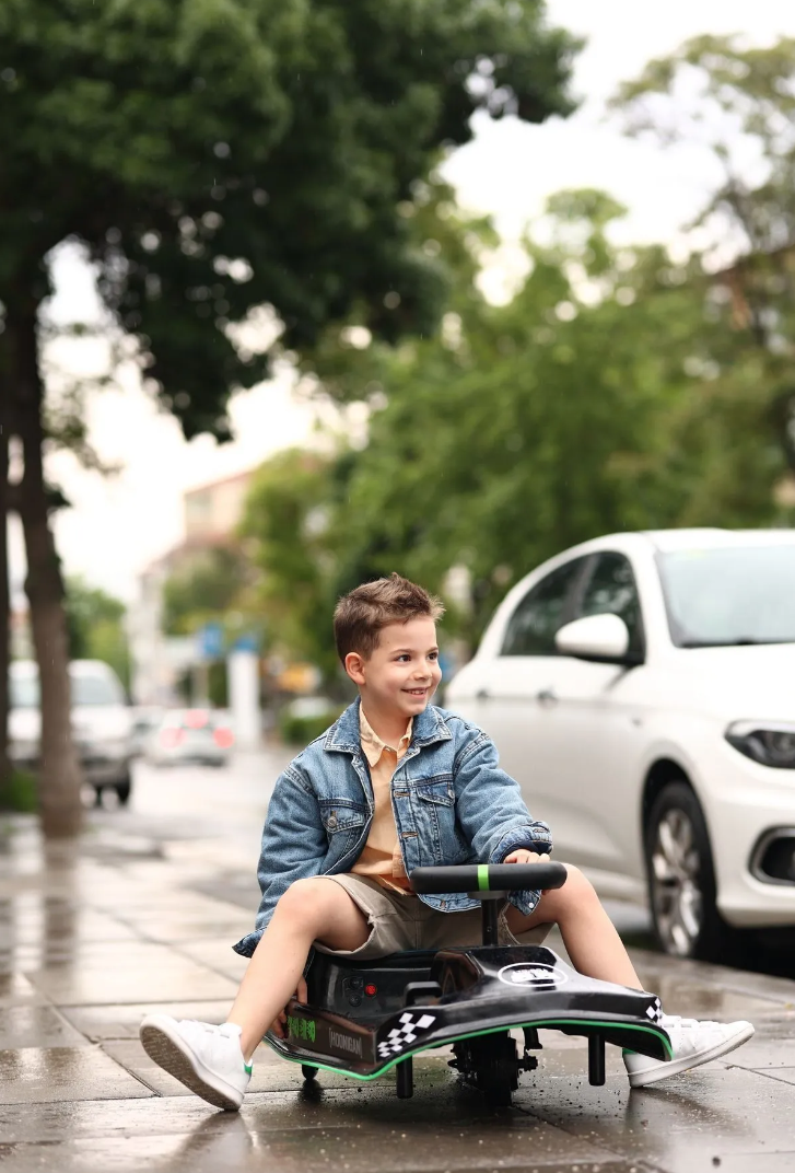 TORO Türkiye De Ilk... Yeni Nesil Teknolojisi Ile Drift Yapabilen 24 Volt Fiber Gövde Akülü Araba