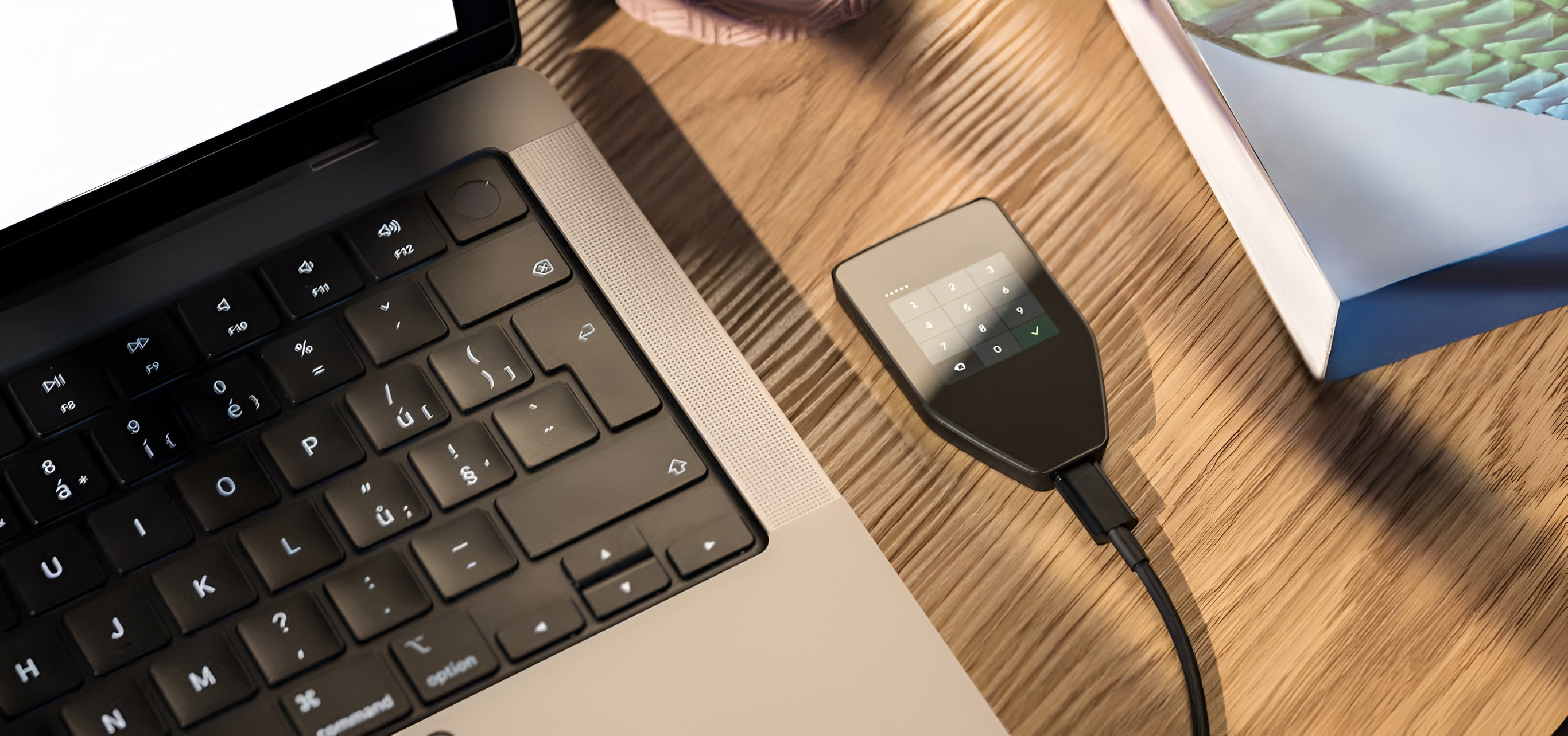 Trezor Safe 5 Donanım Cüzdan |  Offline Bitcoin Kripto Para Cüzdanı |    EAL 6+ Güvenlik Çipli Kripto Para Cüzdanı | Orijinal Distribütör Ürünü