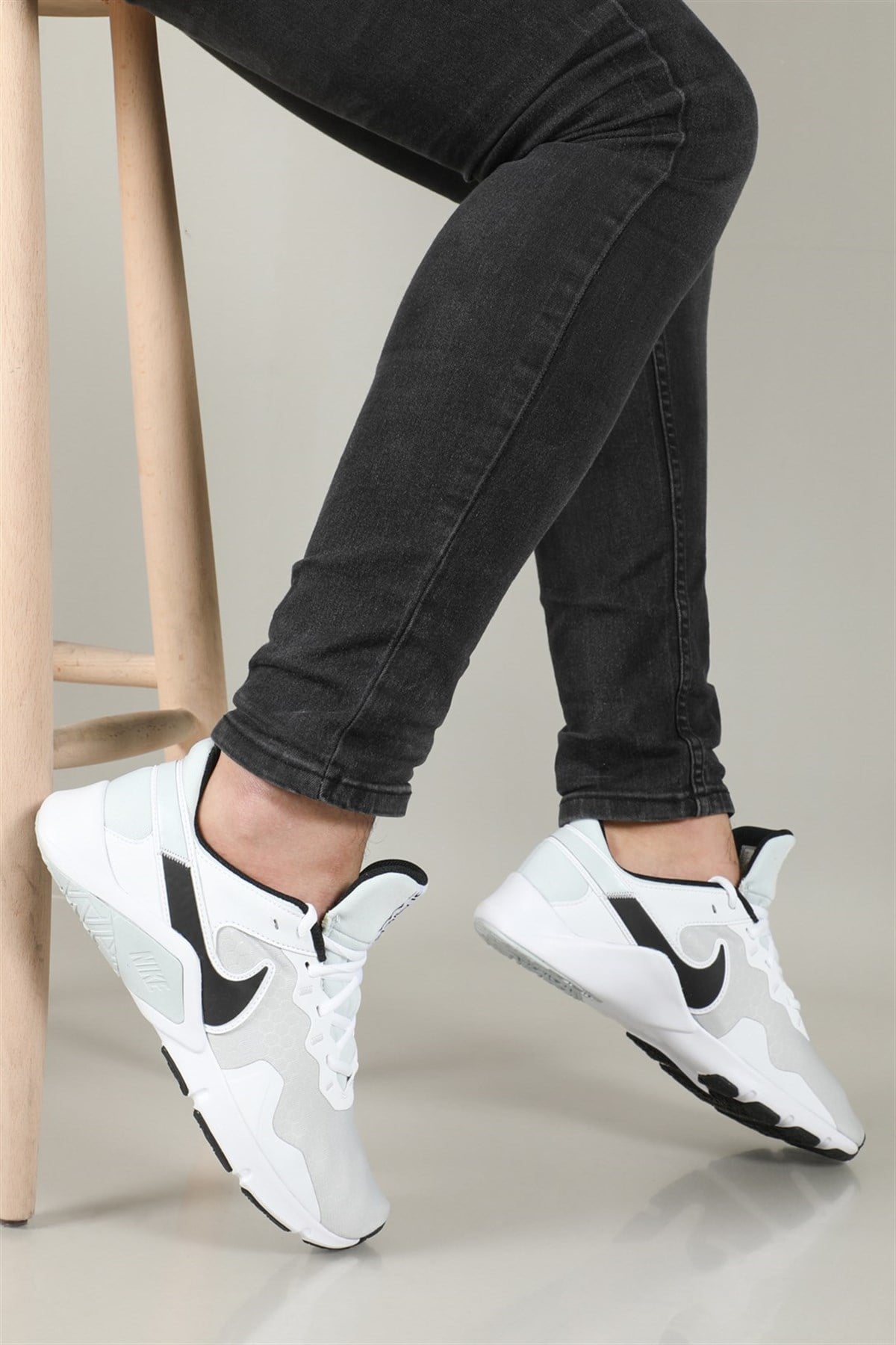 Nike Legend Essential 2 Erkek Açık Gri Antrenman Spor Ayakkabı Cq9356-002