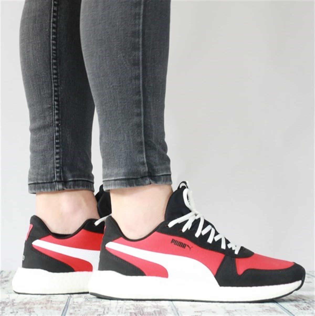 Puma NRGY Neko Retro Erkek Spor Ayakkabı Siyah Kırmızı 192509-10
