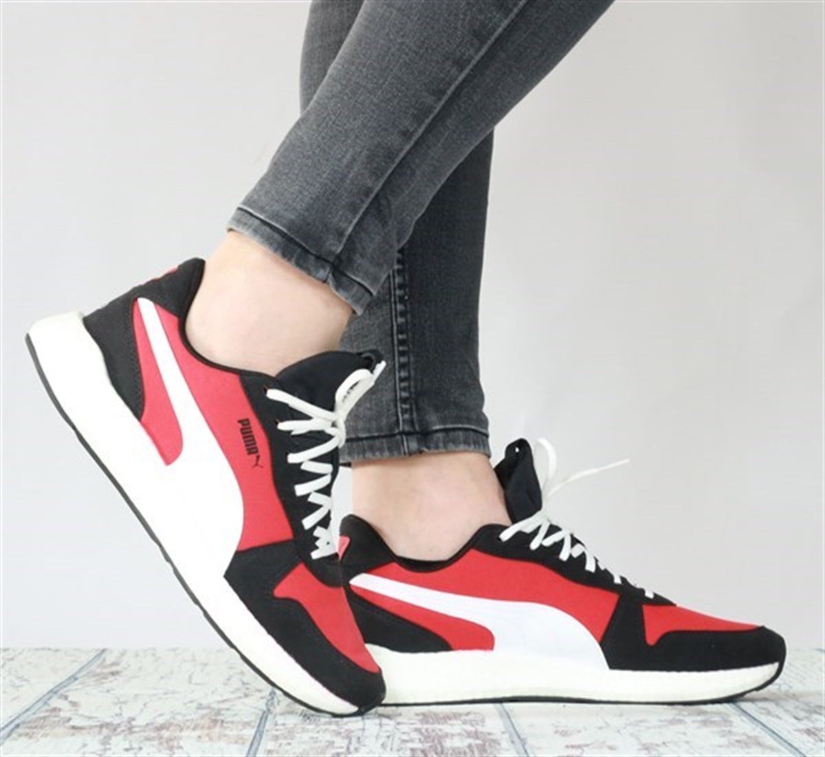 Puma NRGY Neko Retro Erkek Spor Ayakkabı Siyah Kırmızı 192509-10