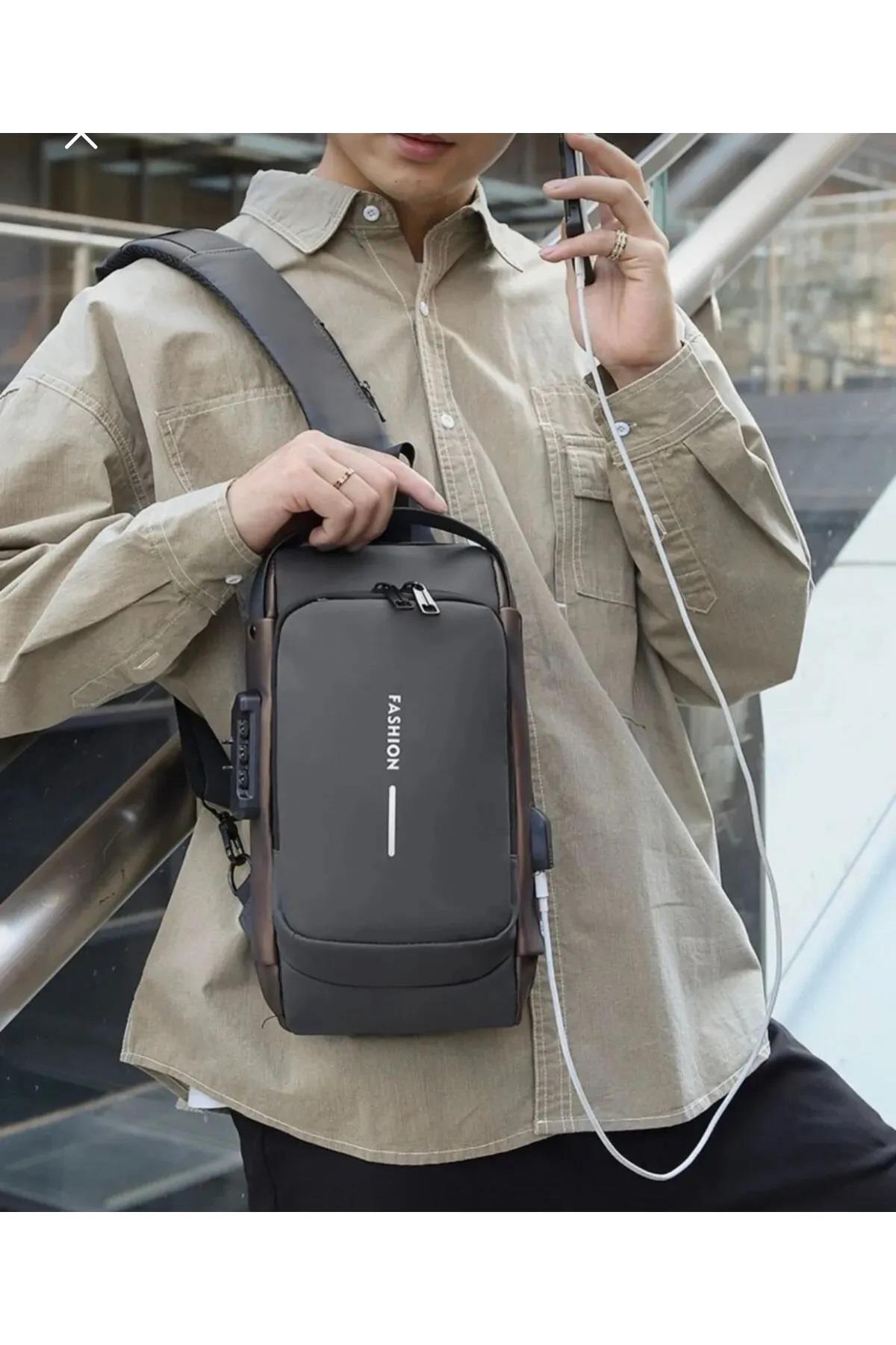 76297 Dewberry Shoulder Bag with USB Charging Port and Lock-SİYAH