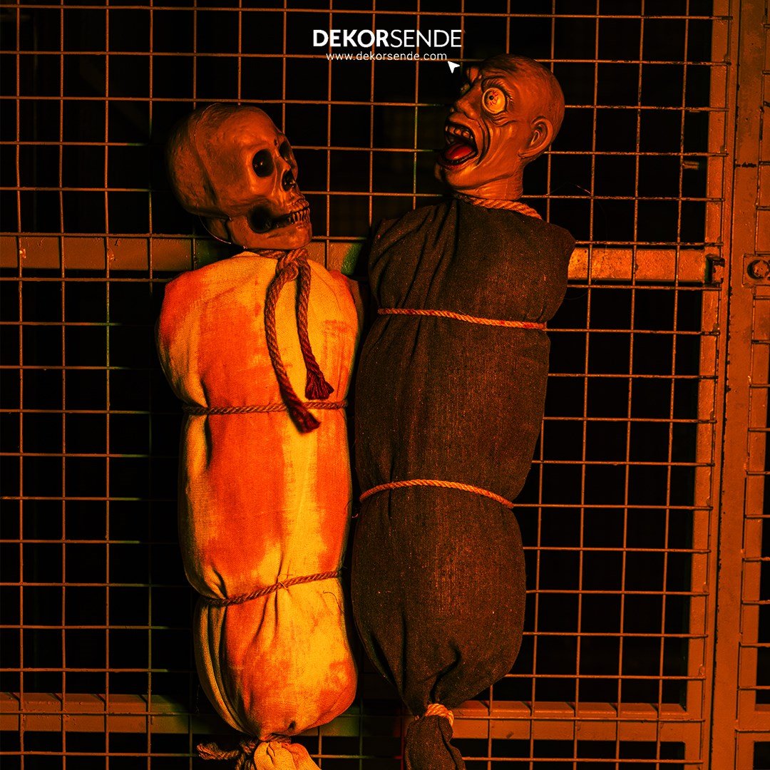 Cadılar Bayramı Çuvalda Sarkan Kuru Kafa Siyah 90 cm - Halloween