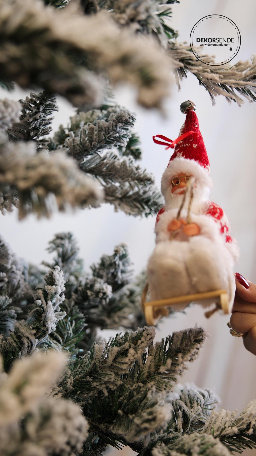Yapay Çam Ağacı Karlı 210 cm - Çam Ağacı ve Garland