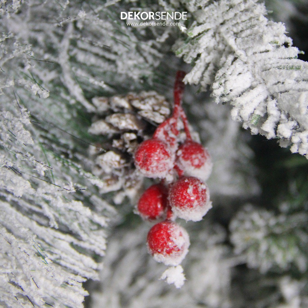 Yılbaşı Çam Ağacı Karlı Berryli 210 cm - Çam Ağacı ve Garland