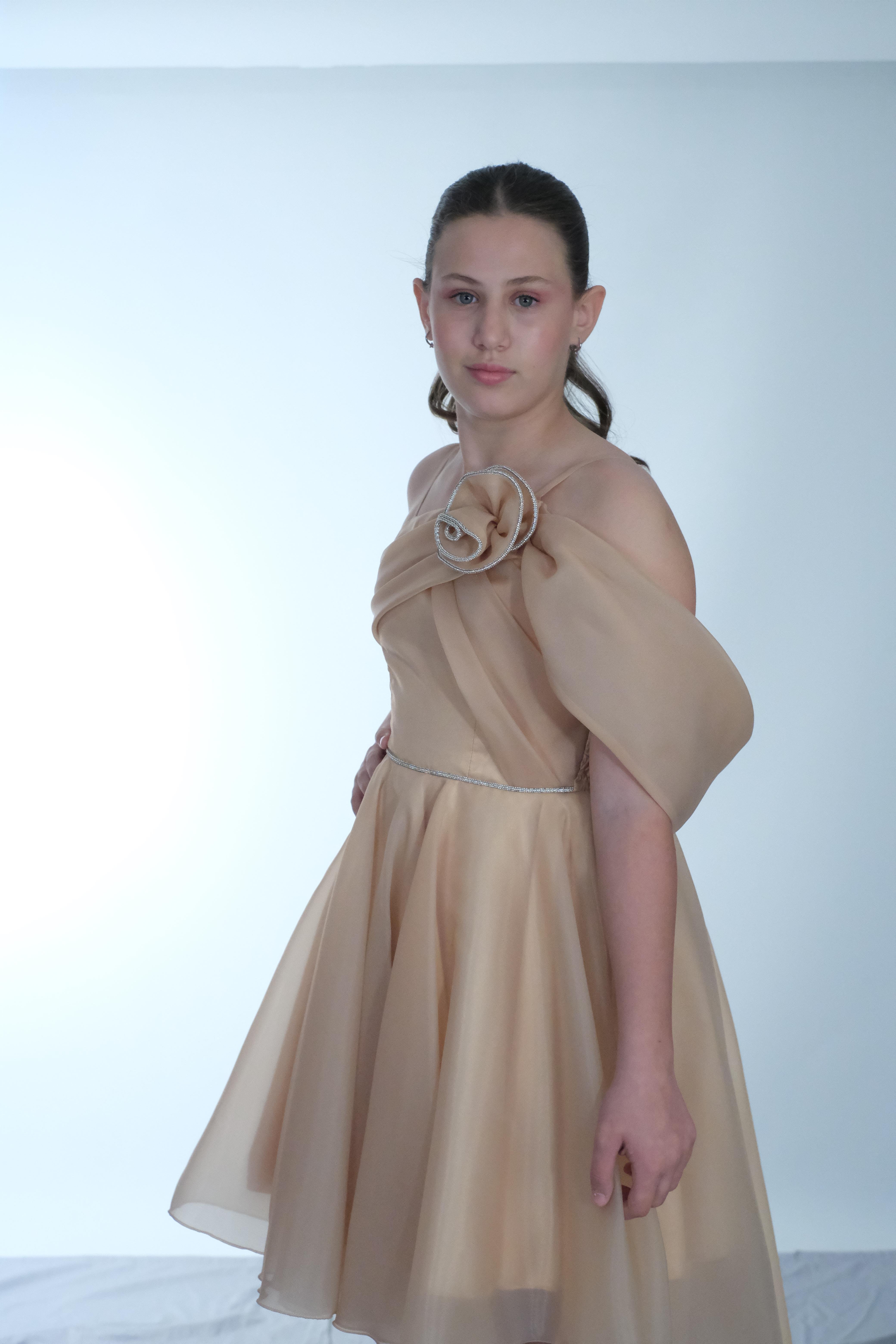 Kız Çocuk Abiye Askılı SoğanKabuğu Tek Omuz Gül Detaylı Kuyruklu Şifon  Abiye Elbise 10-15 Yaş