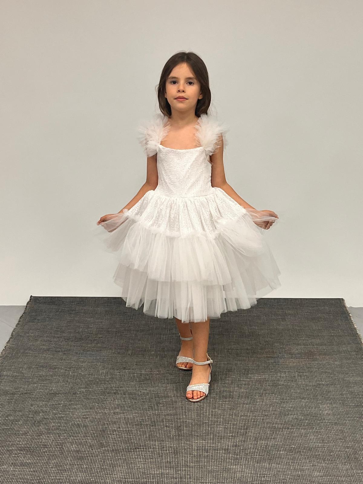 Kız Çocuk Abiye Beyaz Tül  Fırfırlı Askılı Pul Payet İşlemeli Siyah Tül  Kat Etekli Kısa Abiye Elbise 6-10 Yaş