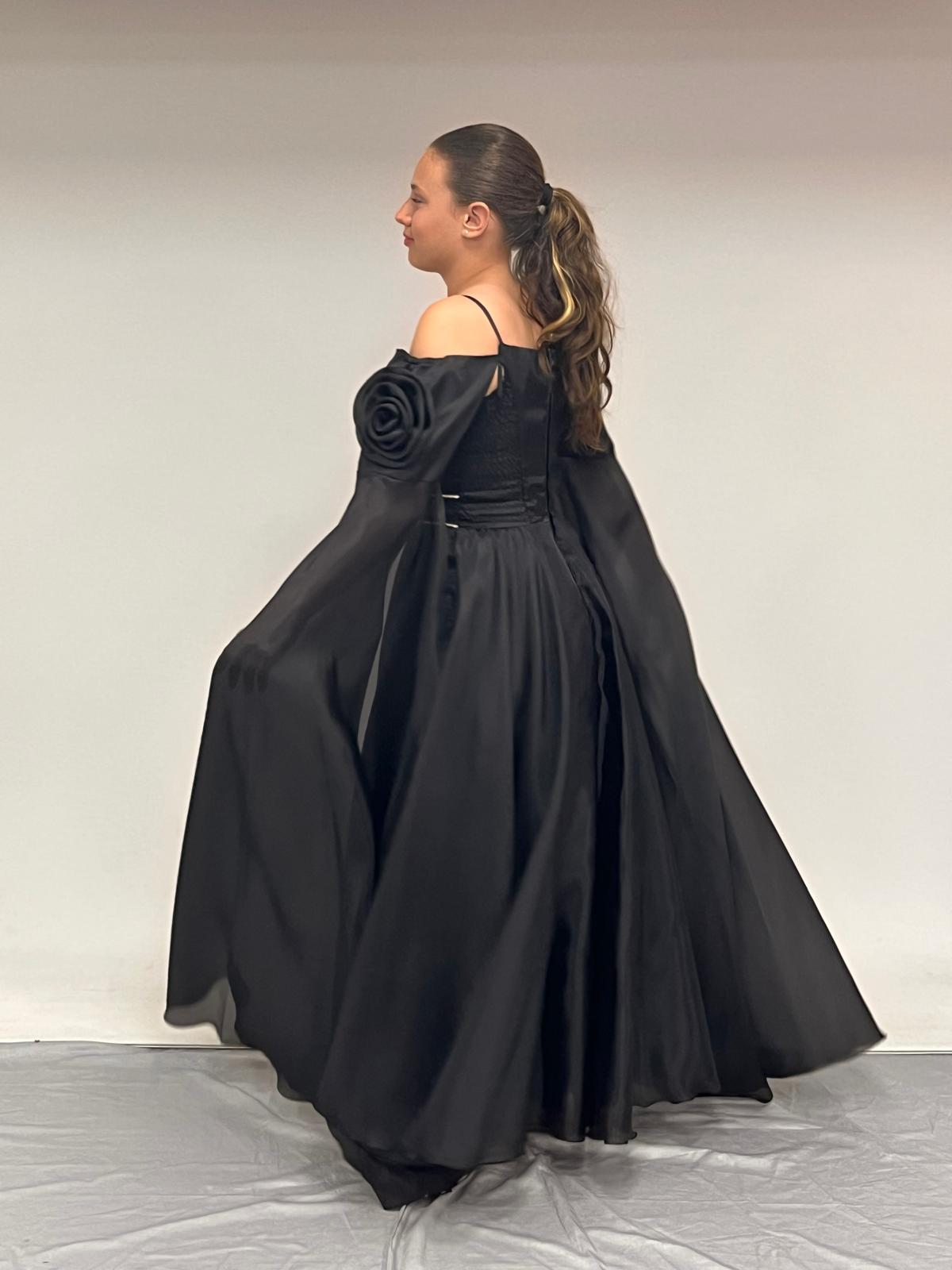 Kız Çocuk Abiye Siyah Uzun Askılı Kolları Çıkabilen Pelerinli Şifon Abiye Elbise 10-15 Yaş