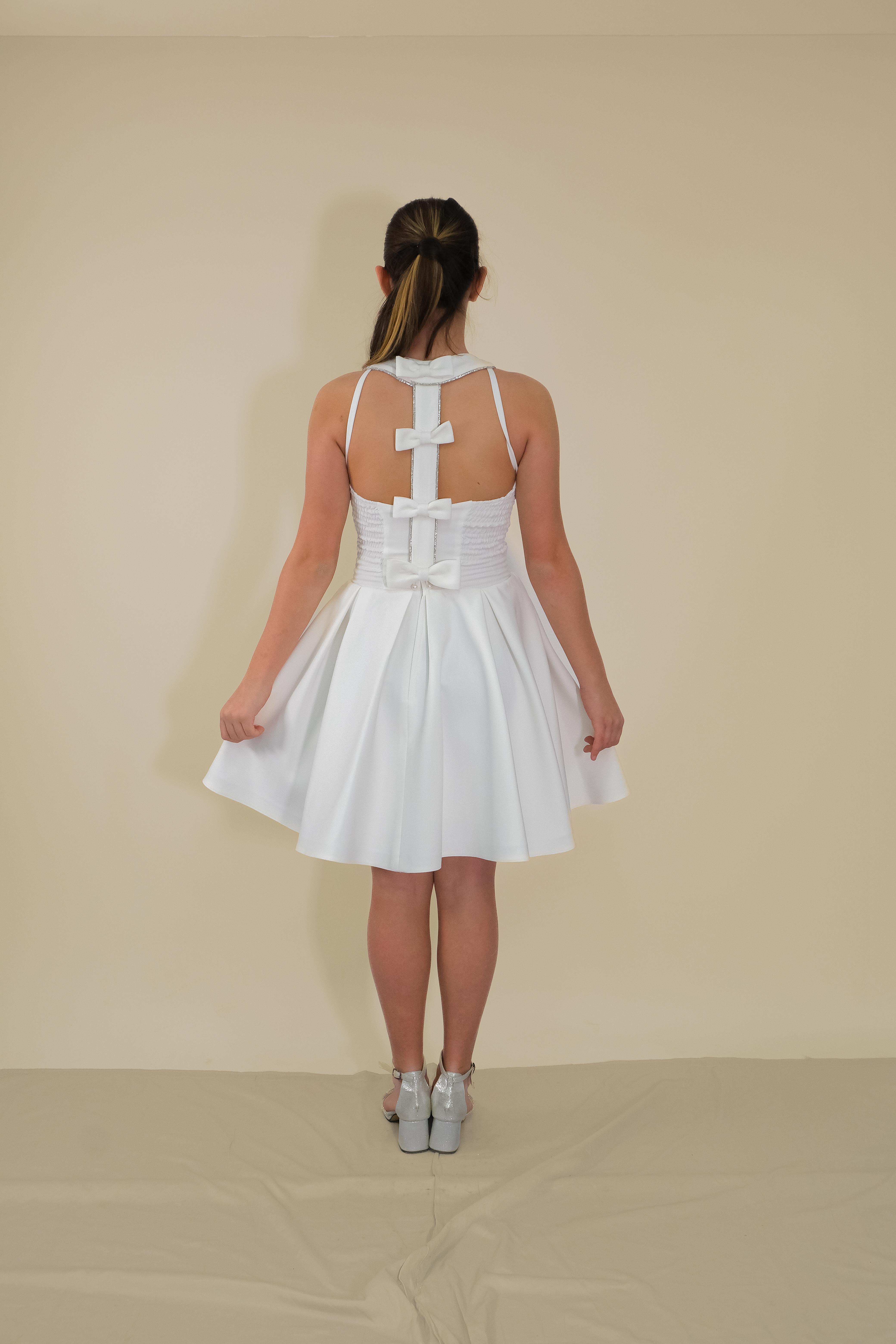 Kız Çocuk Abiye Krem Krep Kumaş Halter Yaka Sırt Fiyonk Şerit Taş Detaylı Abiye 10-15 Yaş