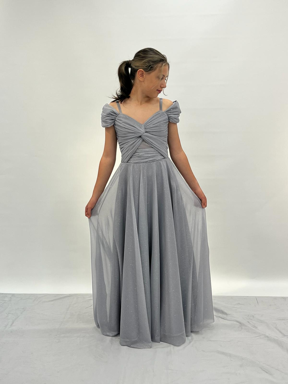 Kız Çocuk Gri Askılı Omuz Detaylı Pırıltılı Tüllü Uzun Abiye Elbise 10-15 Yaş