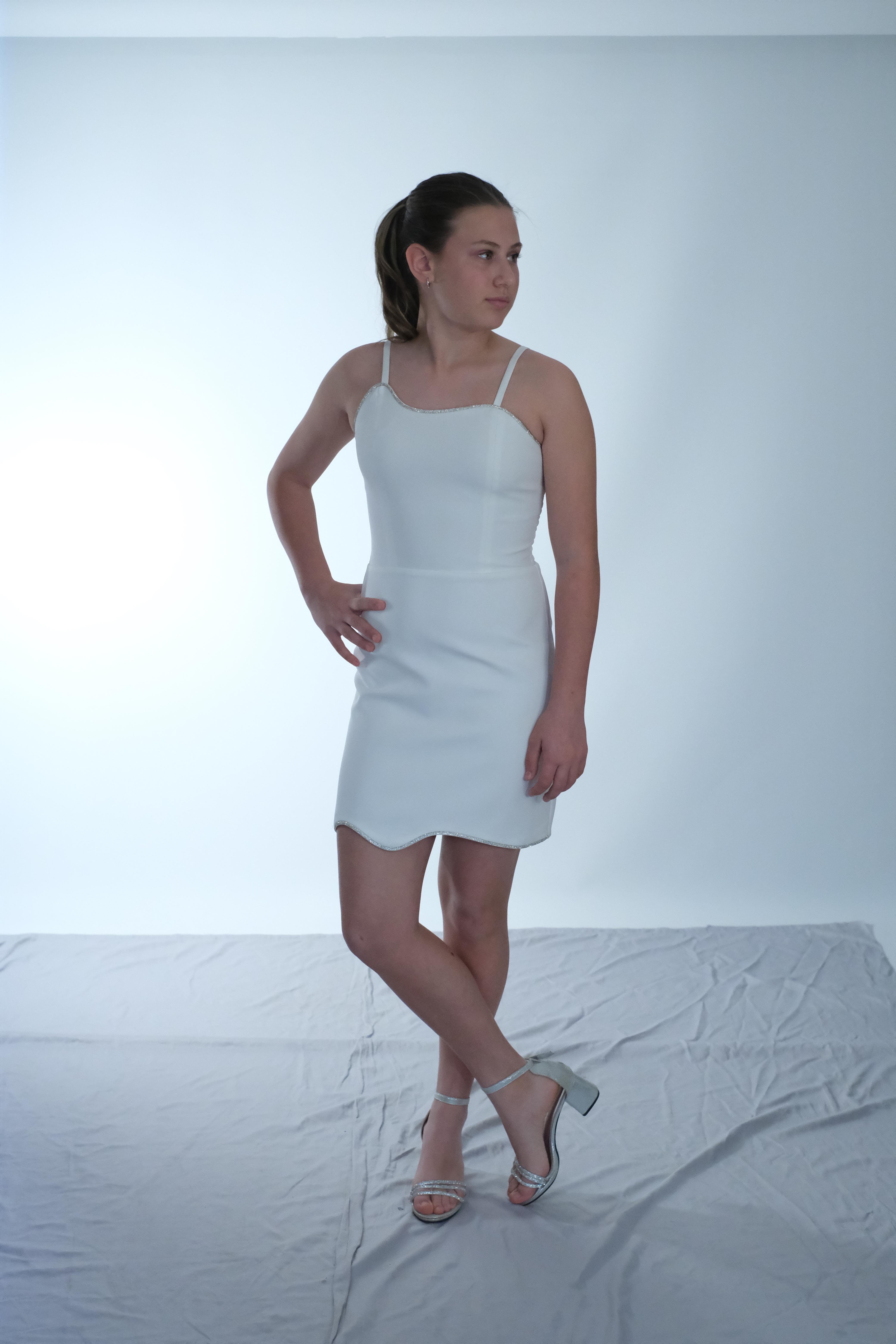 Kız Çocuk Abiye Krep Kumaş Krem Mini Şerit Taşlı Askılı Çıkabilen Tül Kuyruklu Abiye Elbise 10-15 Yaş