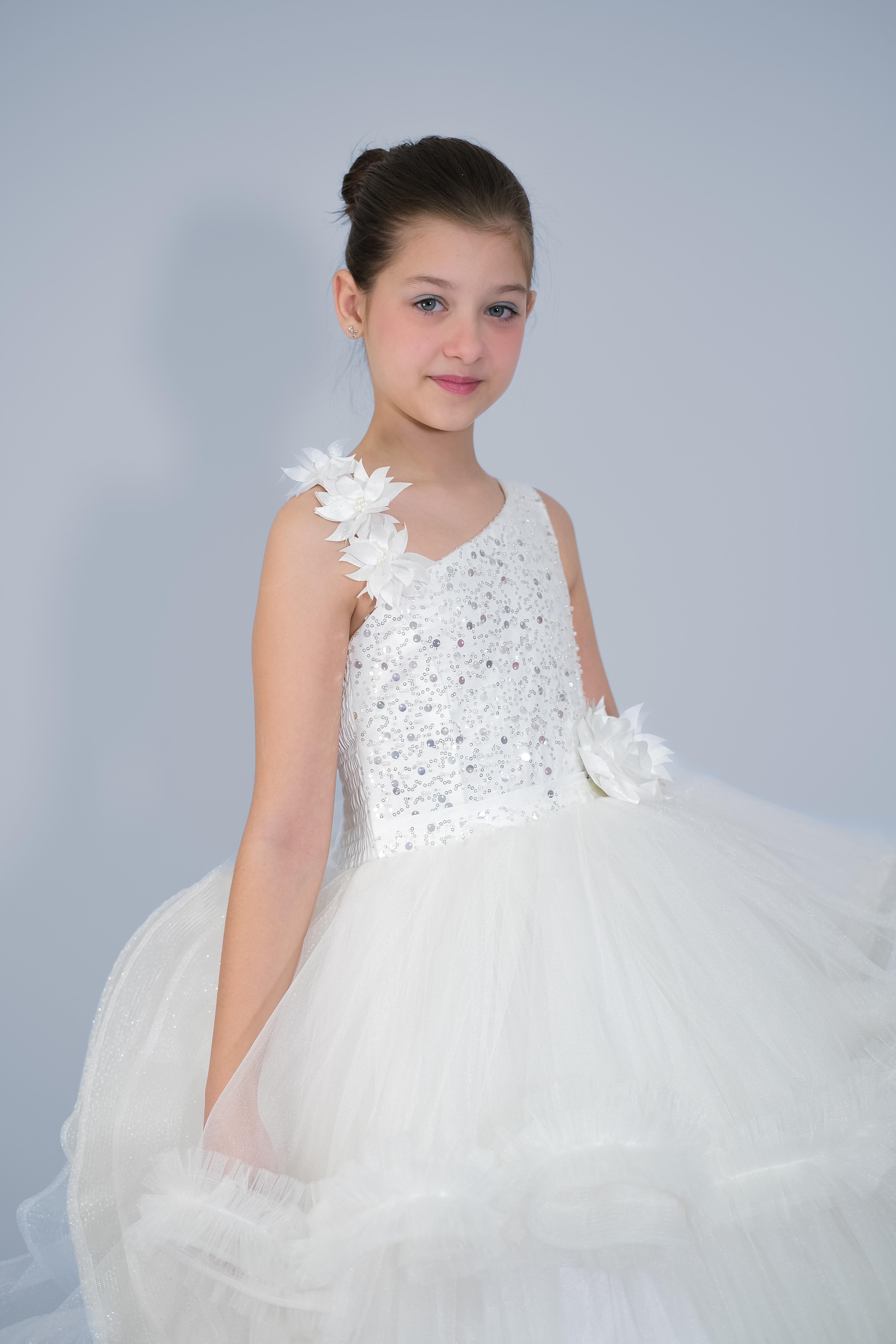 Kız Çocuk Askılı Beyaz Kat Kat Eteklı Kuyruklu Bonbuk İşlemeli Abiye 3-12 Yaş