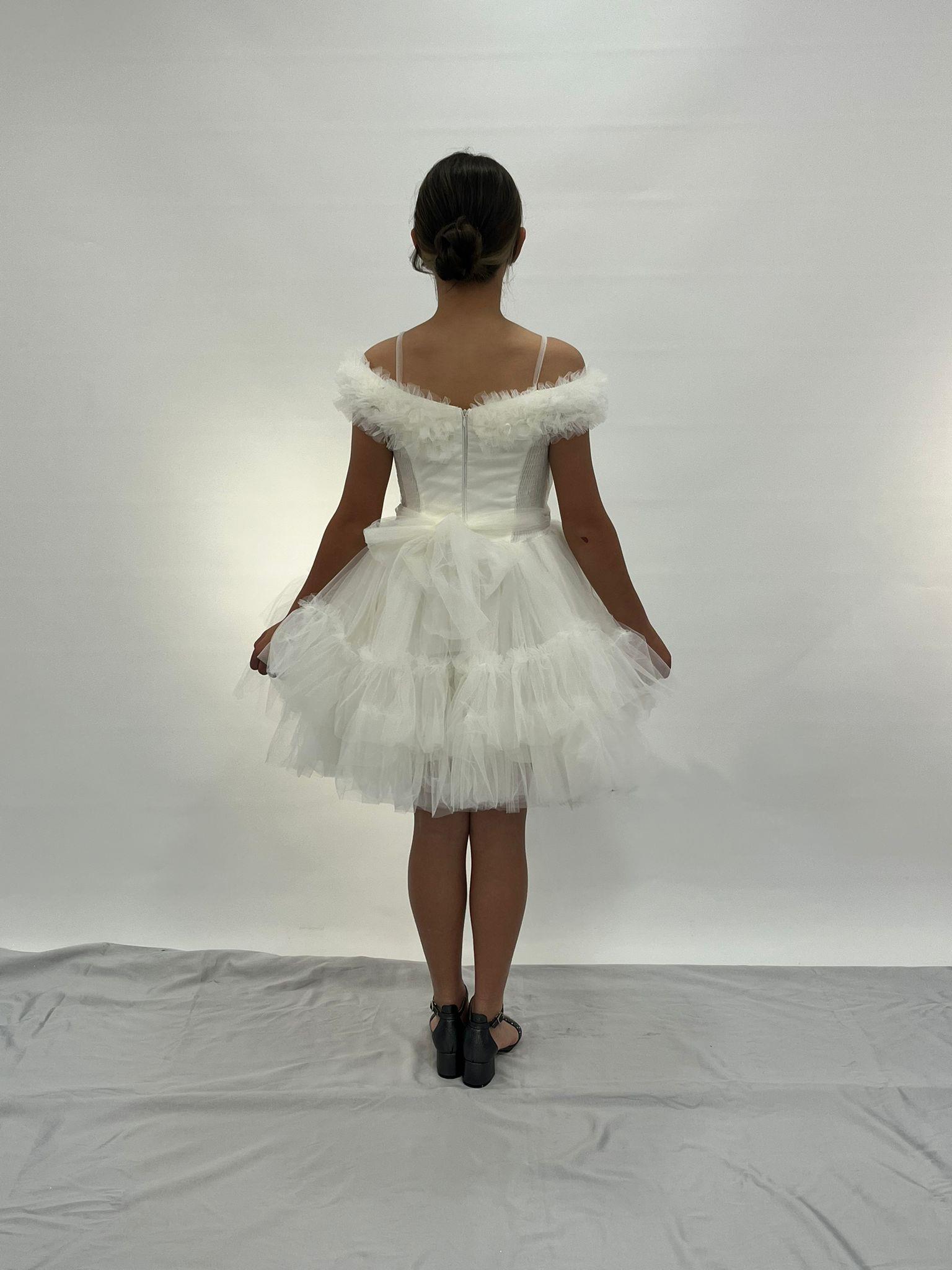 Kız Çocuk Abiye Ekru Askılı Yakası Fırfırlı Beli Tokalı Kısa Kat Tüllü Abiye Elbise 10-14 Yaş