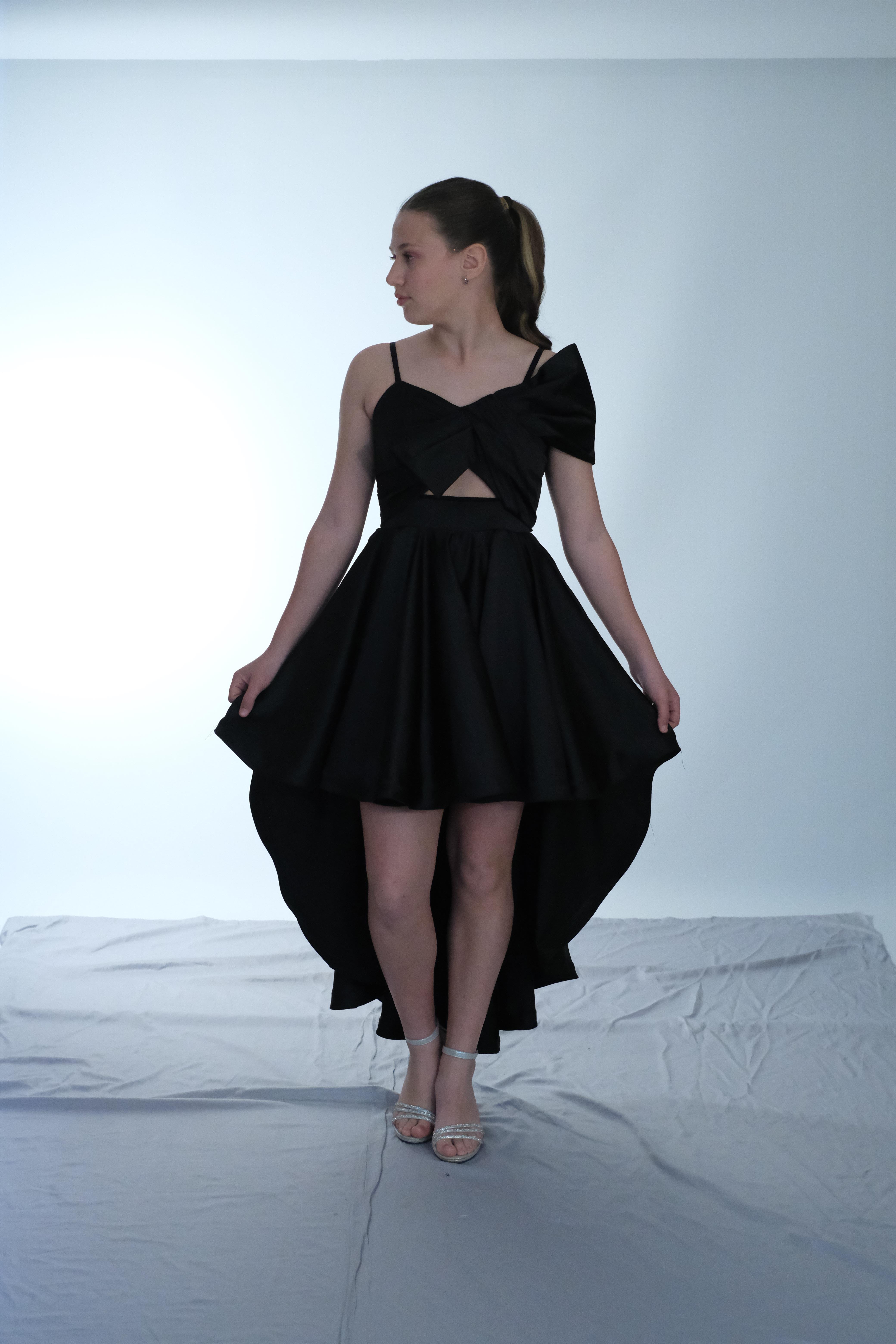 Kız Çocuk Abiye Siyah Askılı Saten Kuyruklu Önü Kurdele Detaylı Kız Çocuk Abiye 10-15 Yaş