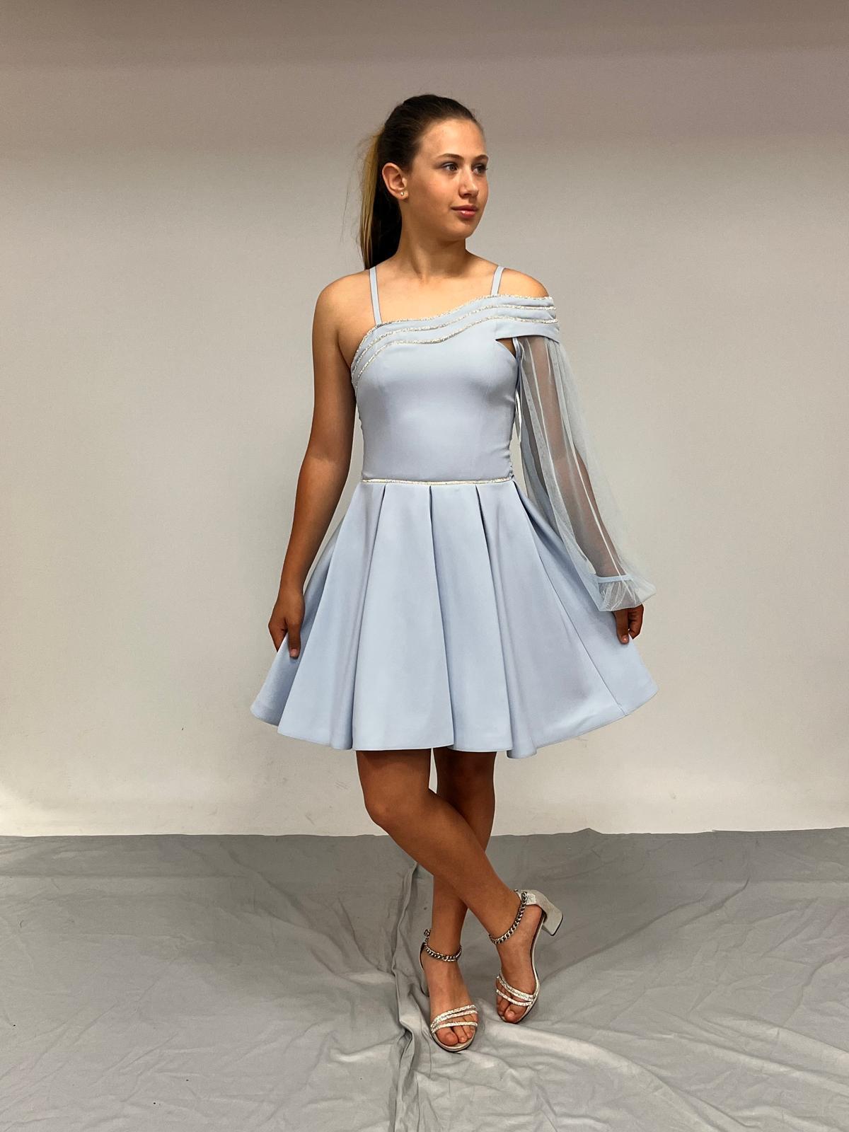 Kız Çocuk Abiye Kısa Krep Bebe Mavi  Yaka Şerit Taşlı Tek Kol Çıkabilen Tül  Erkut Abiye Elbise 10-15 Yaş