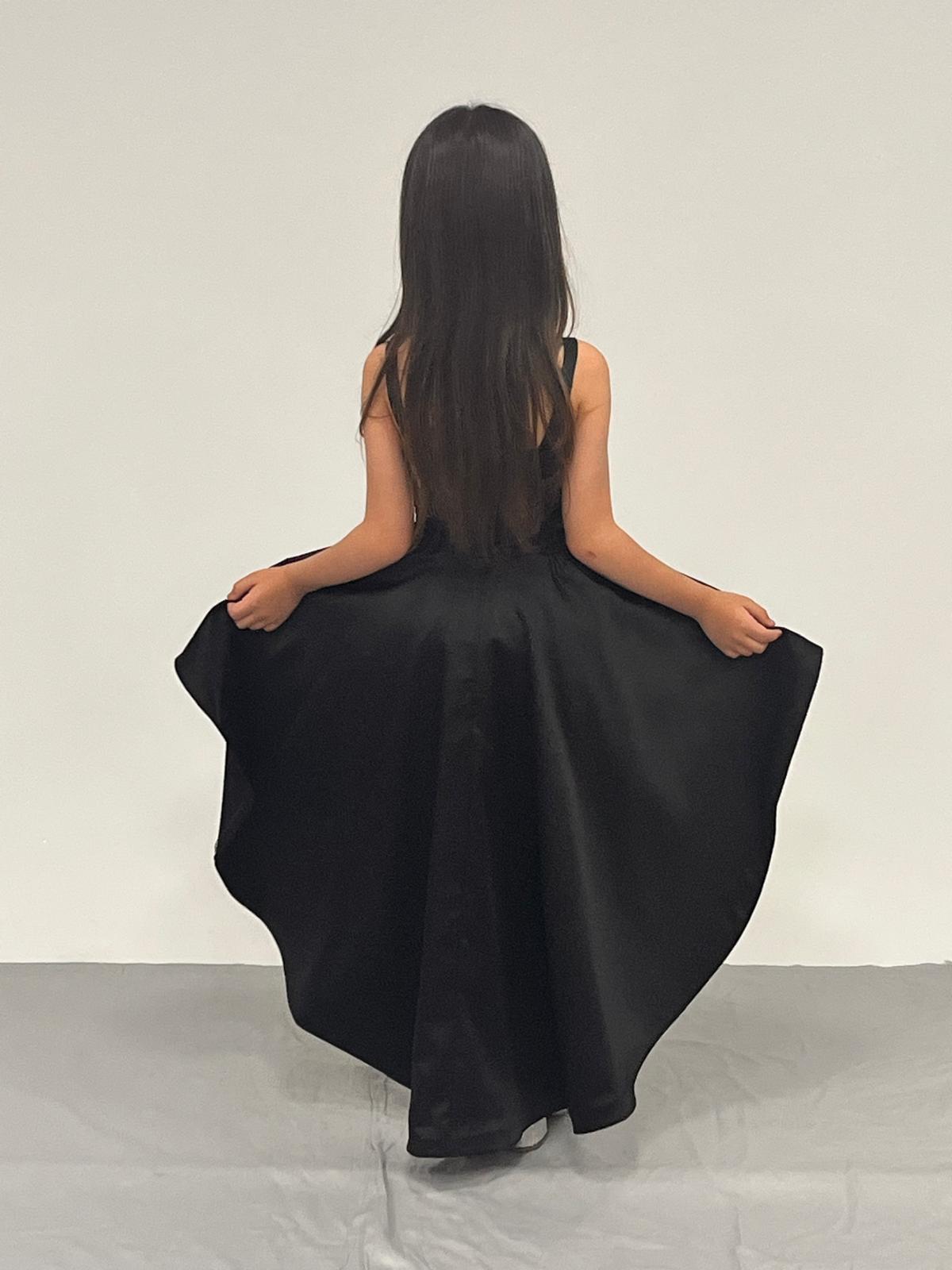 Kız Çocuk Abiye Siyah Saten Kuyruklu Yaka Şerit Taşlı  Abiye Elbise 5-10 yaşYaş