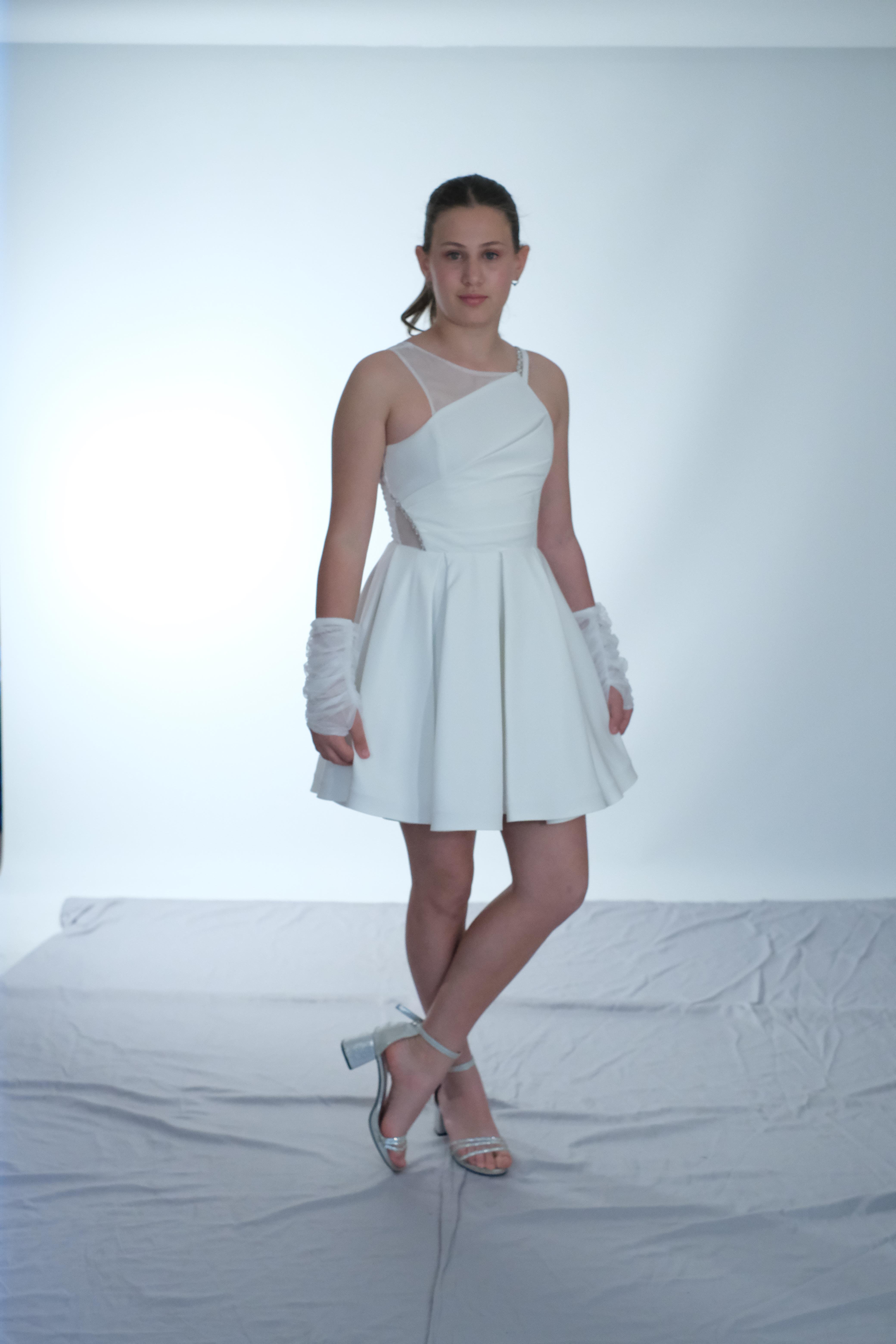 Kız Çocuk Abiye Krep Kumaş Krem Tek Omuz Tül Askılı Eldivenli Kısa Abiye Elbise 10-15 Yaş 