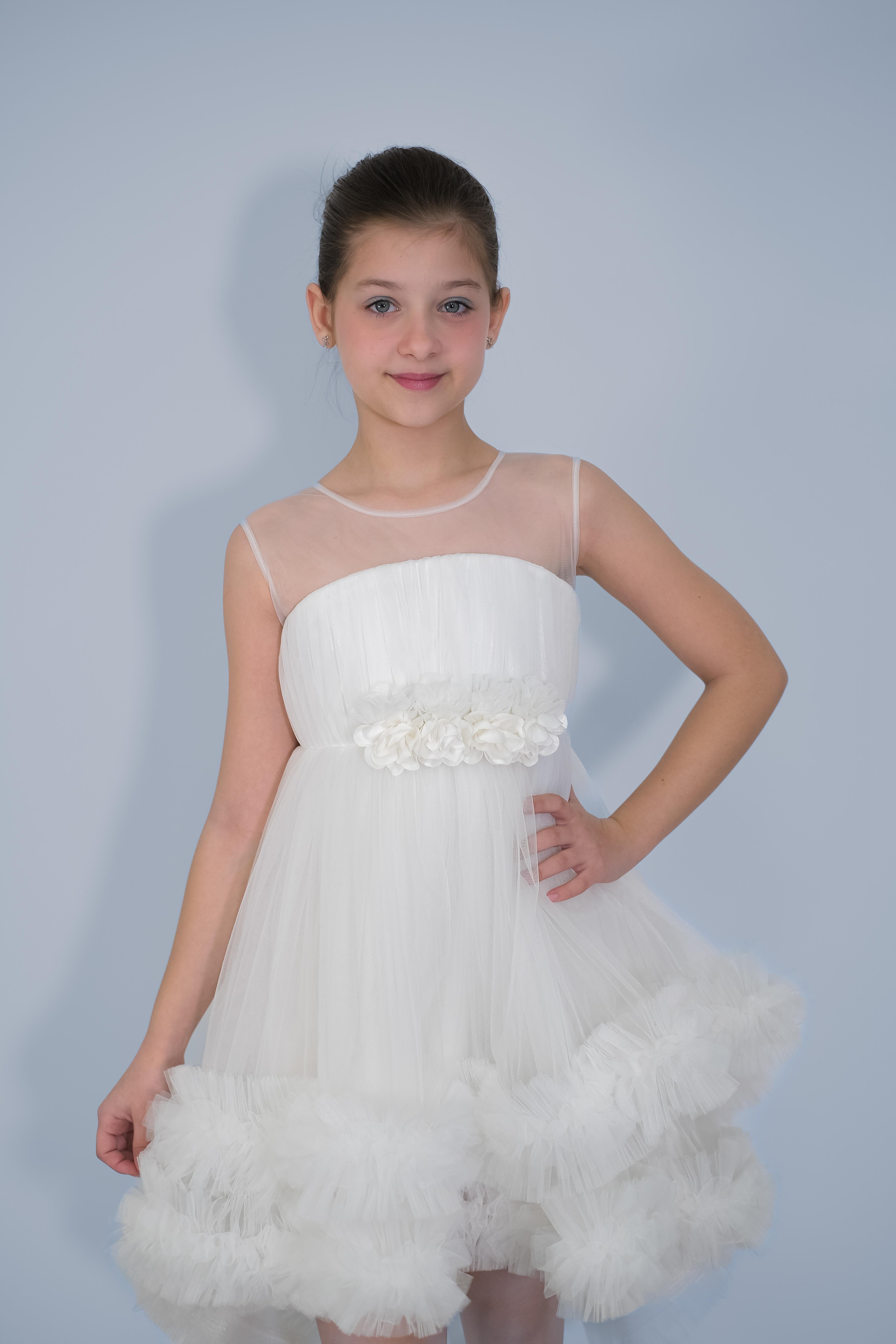 Kız Çocuk Abiye Beyaz Etekleri Fırfırlı Kuyruklu Beli Çiçekli Abiye 6-10 Yaş