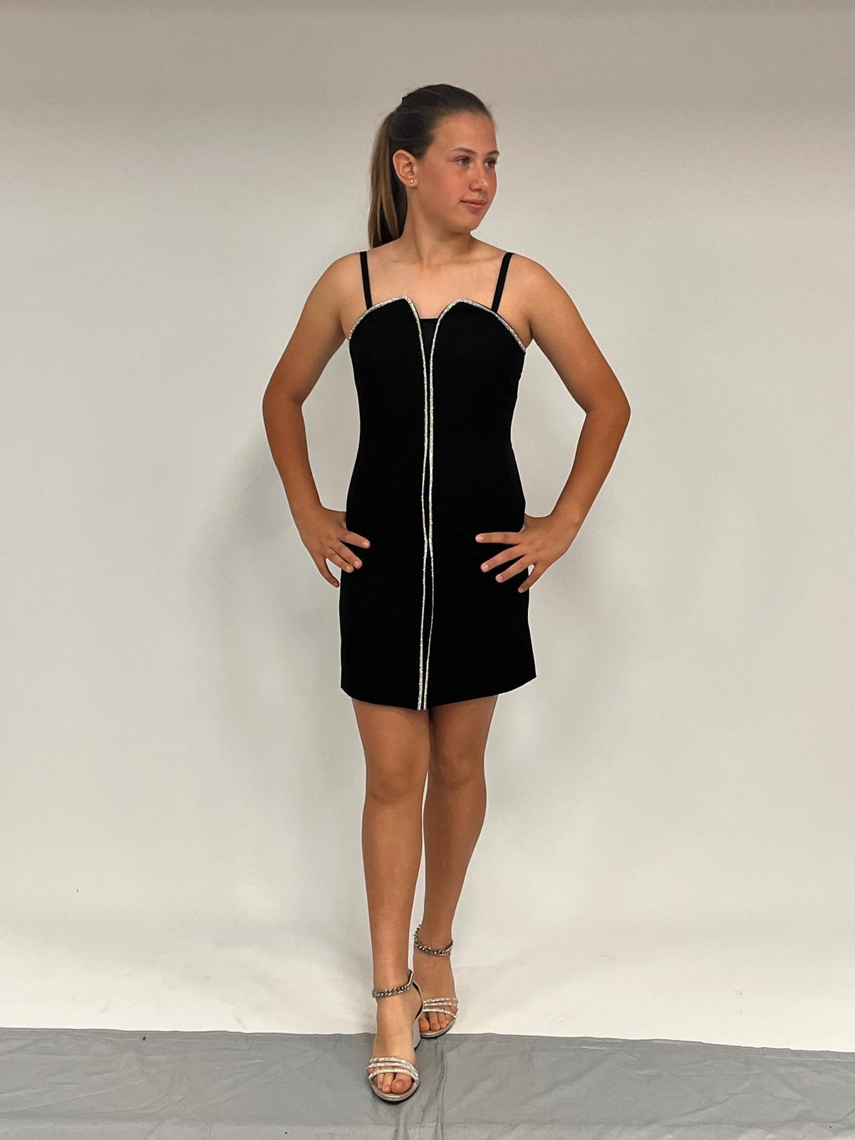 Kız Çocuk Abiye Siyah Krep Kumaş  Askılı Taş Şerit İşlemeli Kolları Farbalı Çıkabilen Pelerin  Detaylı İllüzyon Yaka  Abiye Elbise 10-15 Yaş