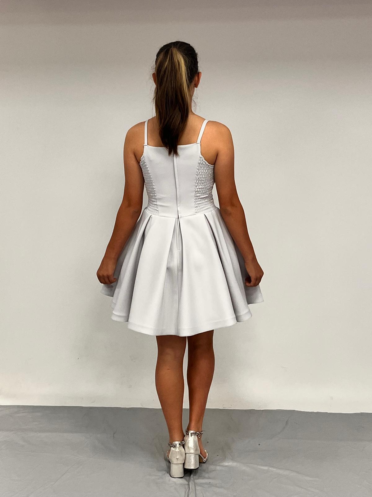 Kız Çocuk Abiye Kısa Gri Krep Kumaş  Askılı Asimetrik Yaka Şerit Taş Detaylı  Erkut  Abiye Elbise 10-15 Yaş