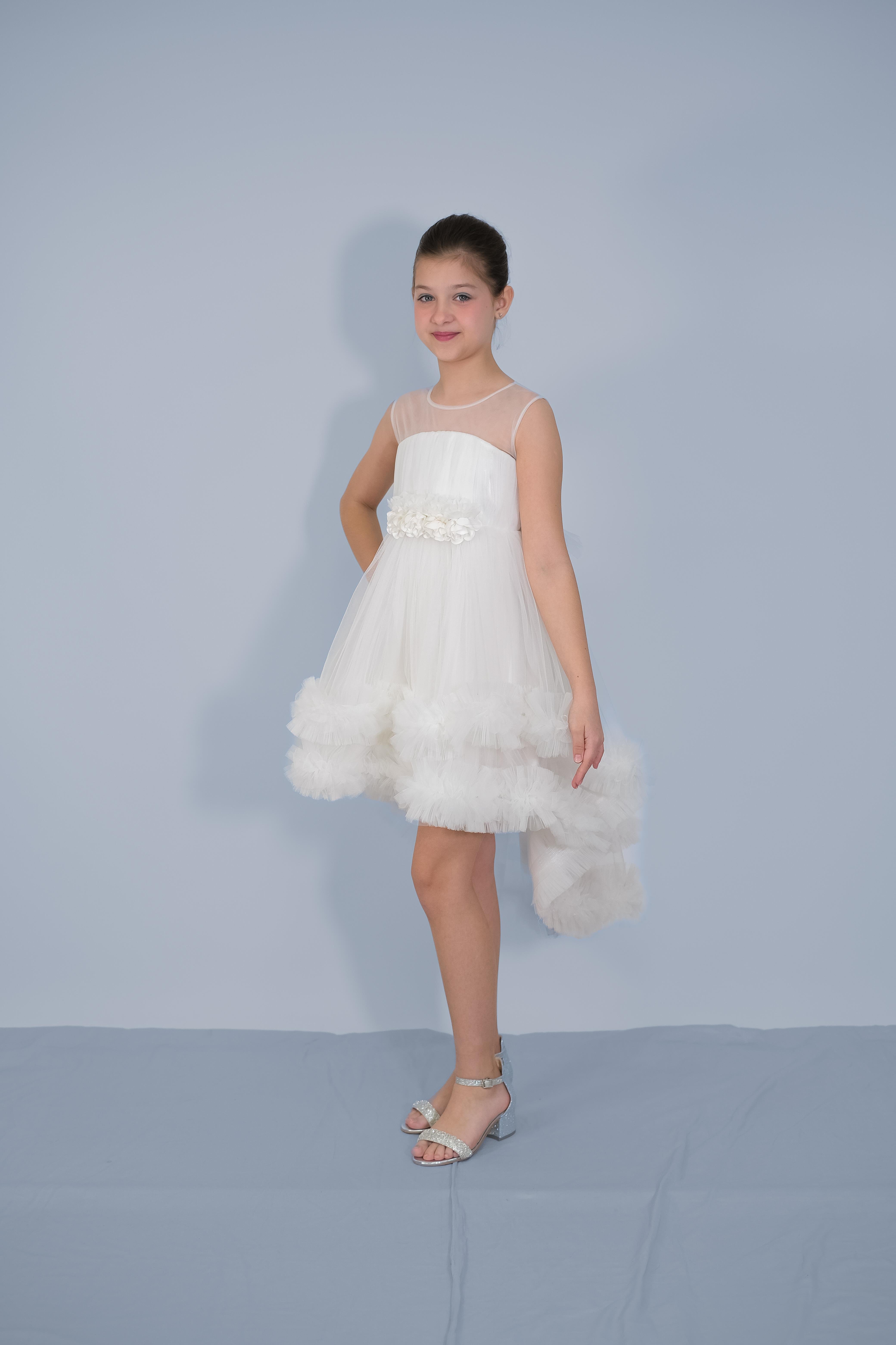 Kız Çocuk Abiye Beyaz Etekleri Fırfırlı Kuyruklu Beli Çiçekli Abiye 6-10 Yaş