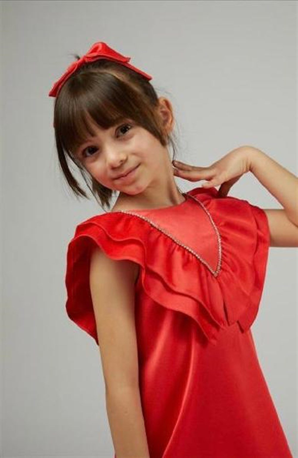  Kırmızı Saten Fırfırlı  Taşlı Abiye  Elbise 3-14 Yaş