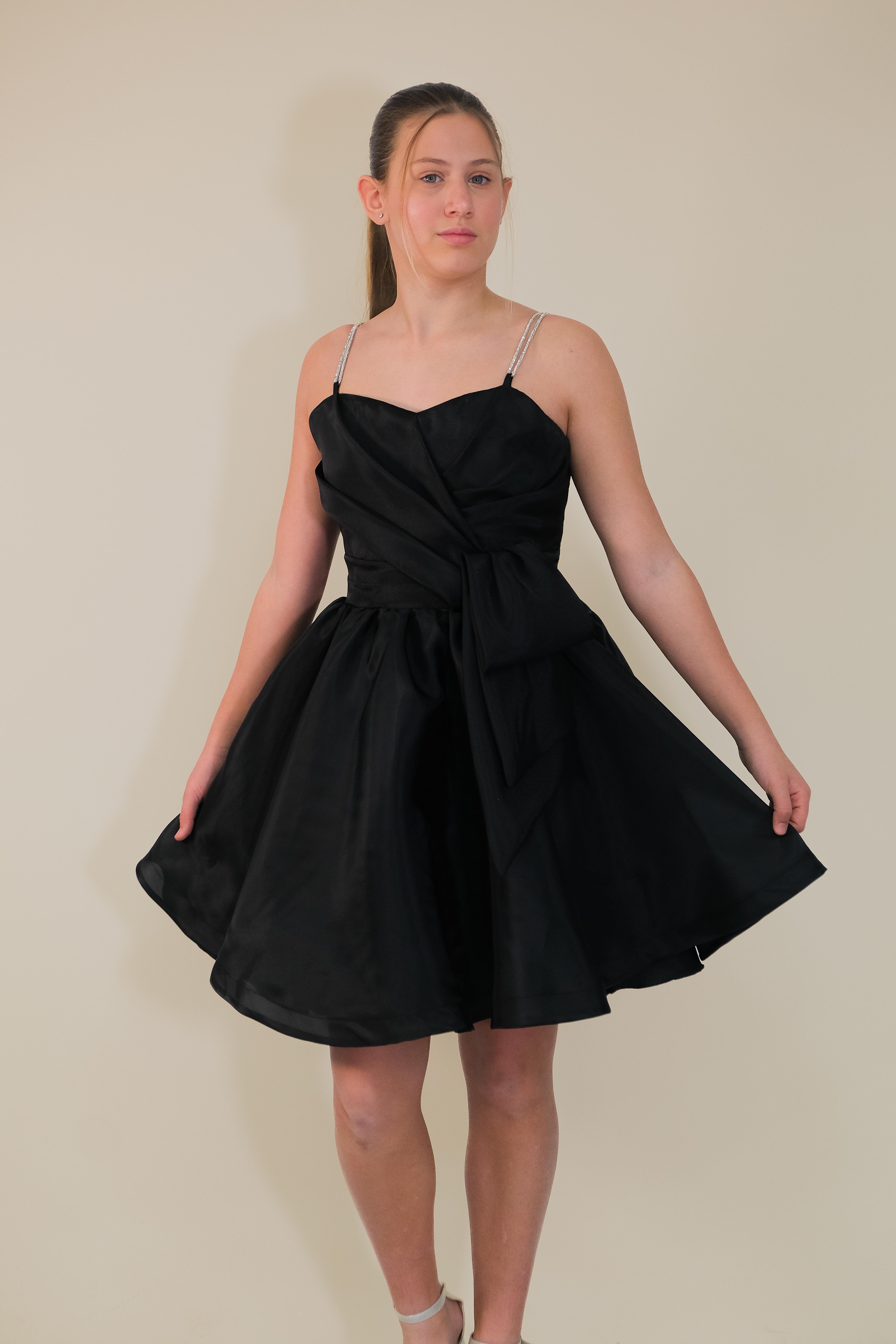 Kız Çocuk Abiye Siyah Taş Kordon Askılı Kalp Yaka  Kısa Yandan Kendinden Kuşak Detaylı  Şifon Abiye Elbise 10-15 Yaş